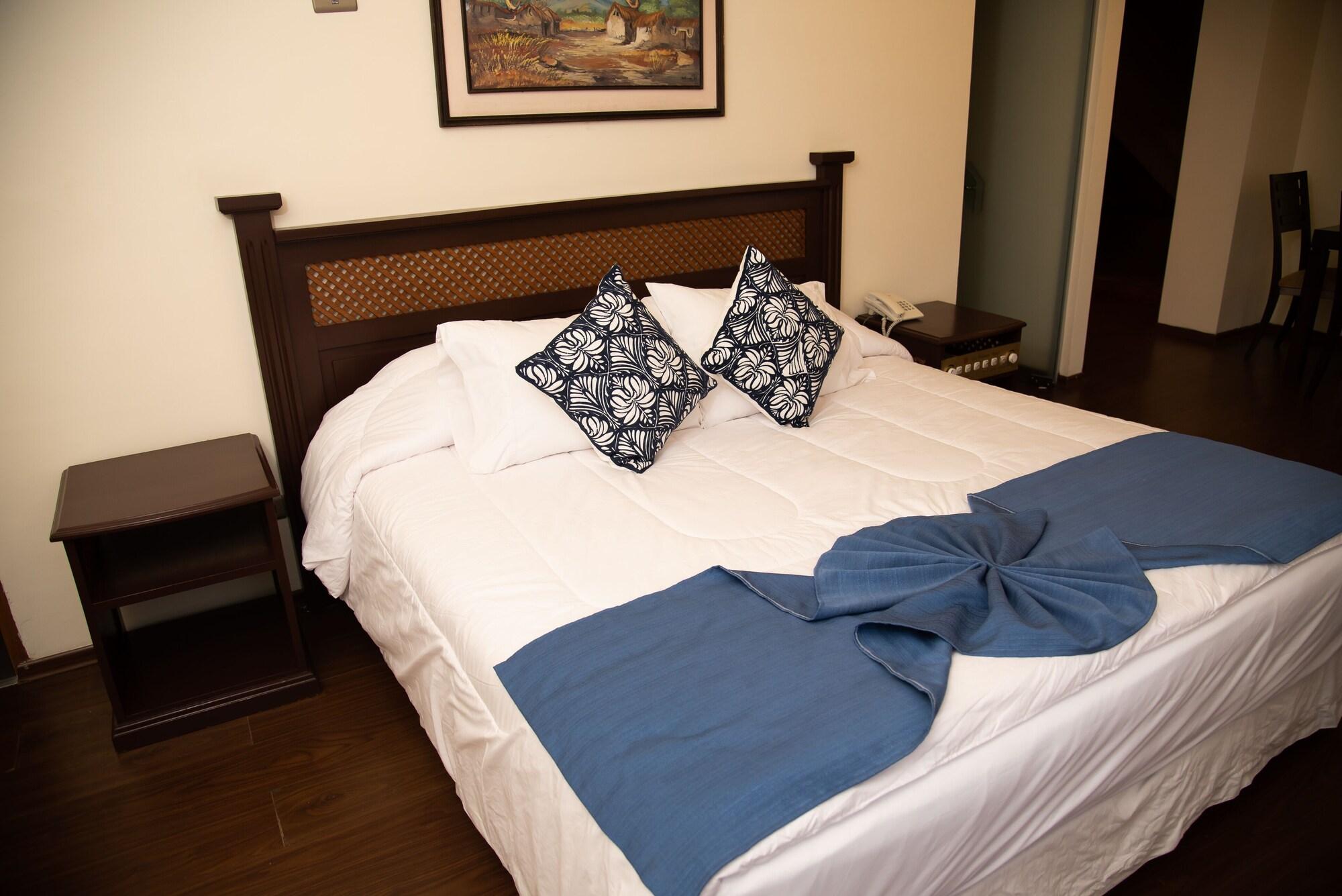 Habitación AVANTI HOTEL & CONVENTION CENTER