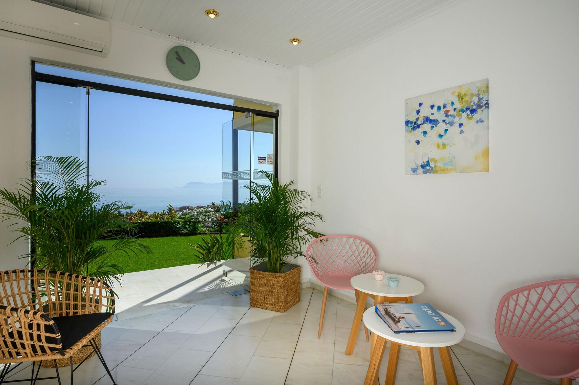 Vista Lobby Hermes Beach Front