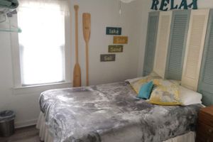 Alquiler Vacacional - Cozy Yellow Lakefront Cottage