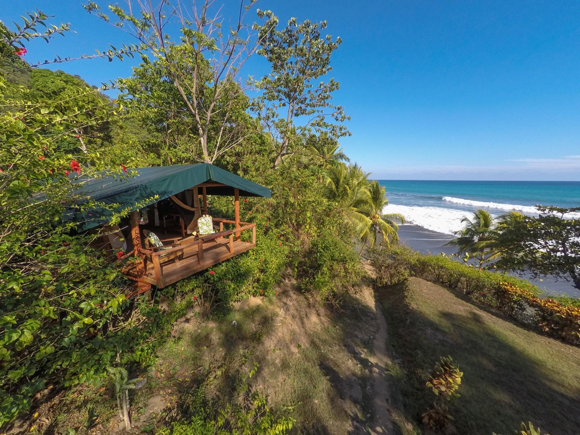 Vista Exterior La Leona Eco Lodge
