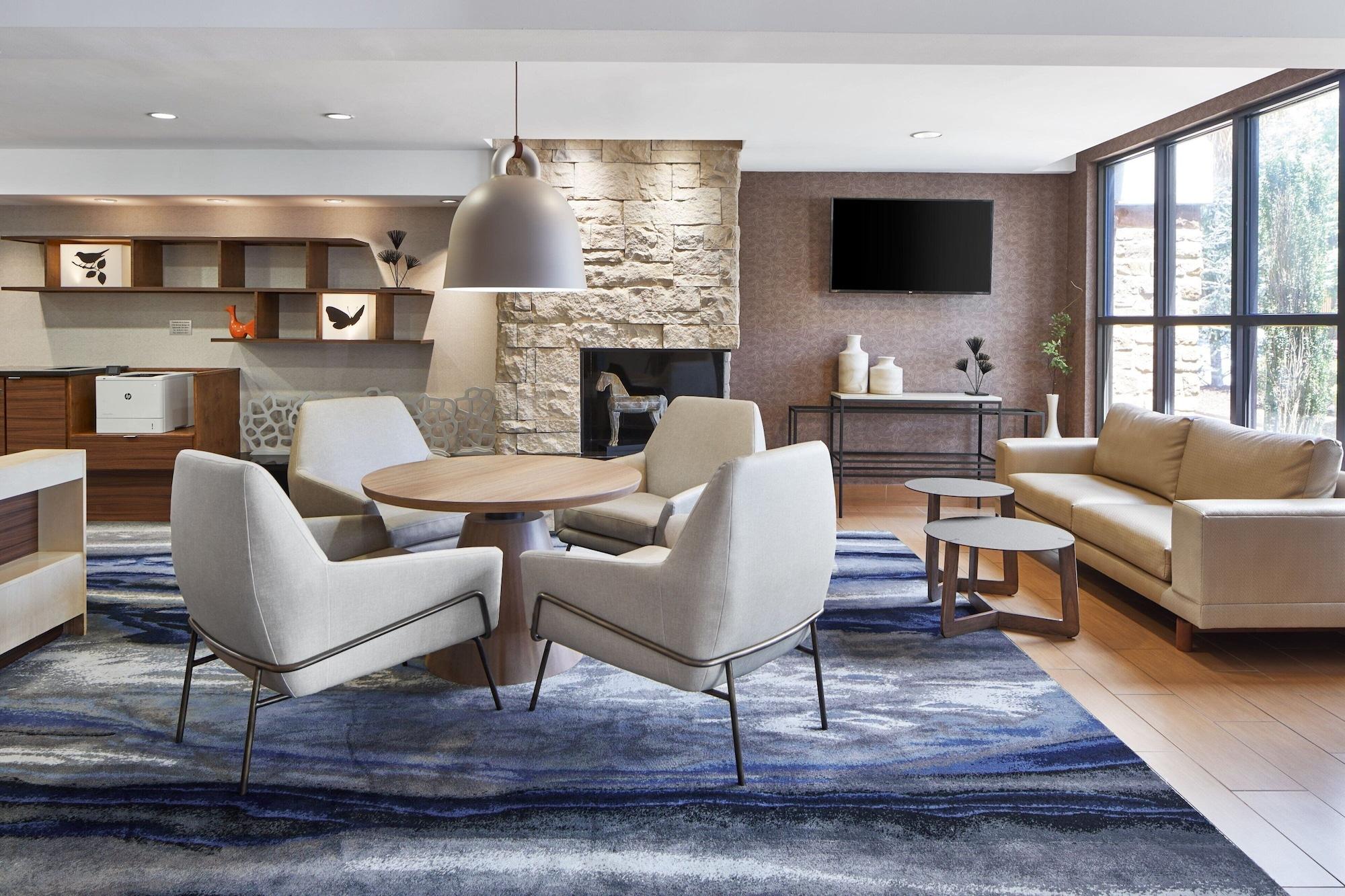 Vista Lobby Fairfield Inn and Suites Gainesville