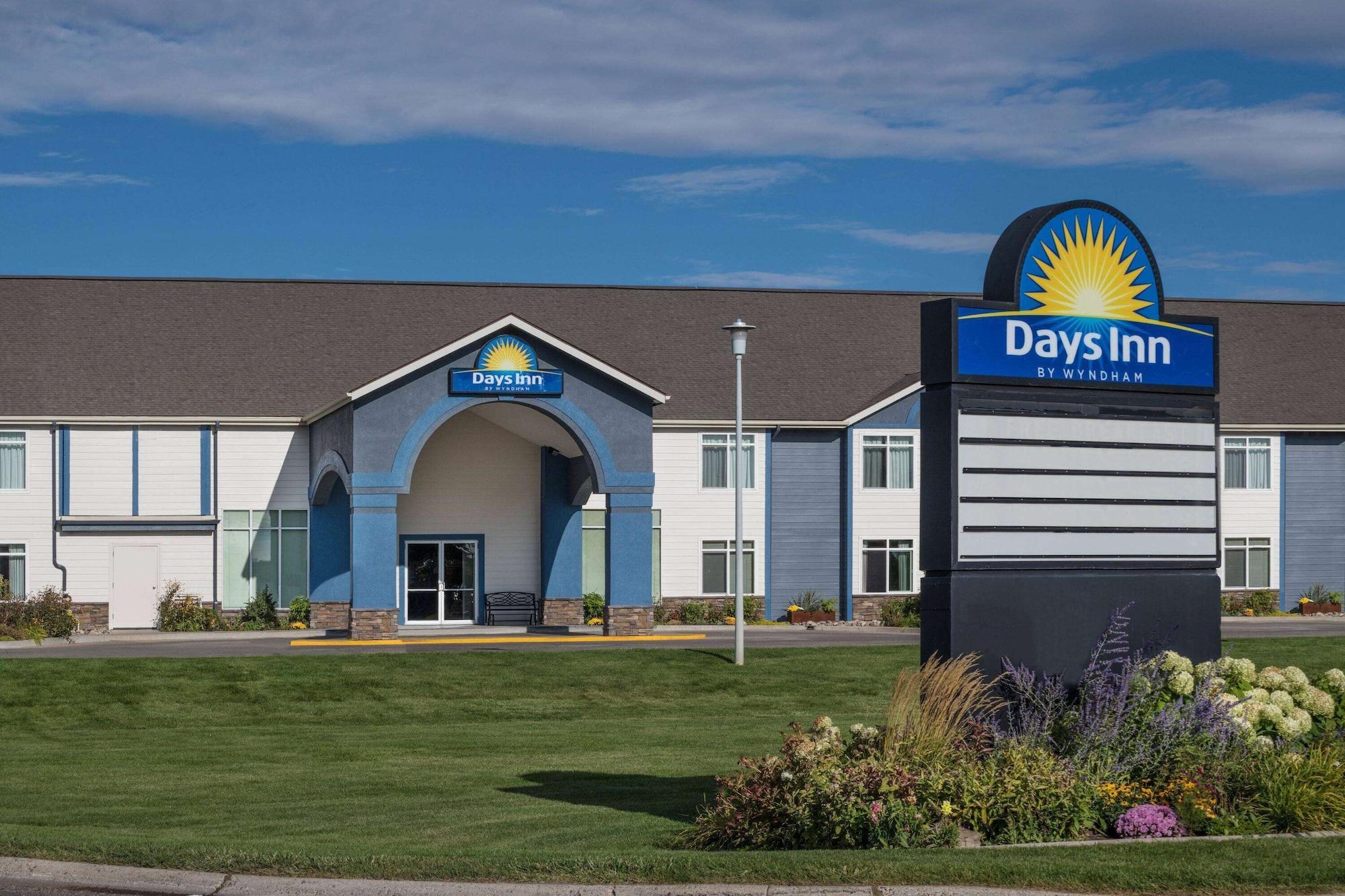 Vista Exterior Days Inn by Wyndham Great Falls
