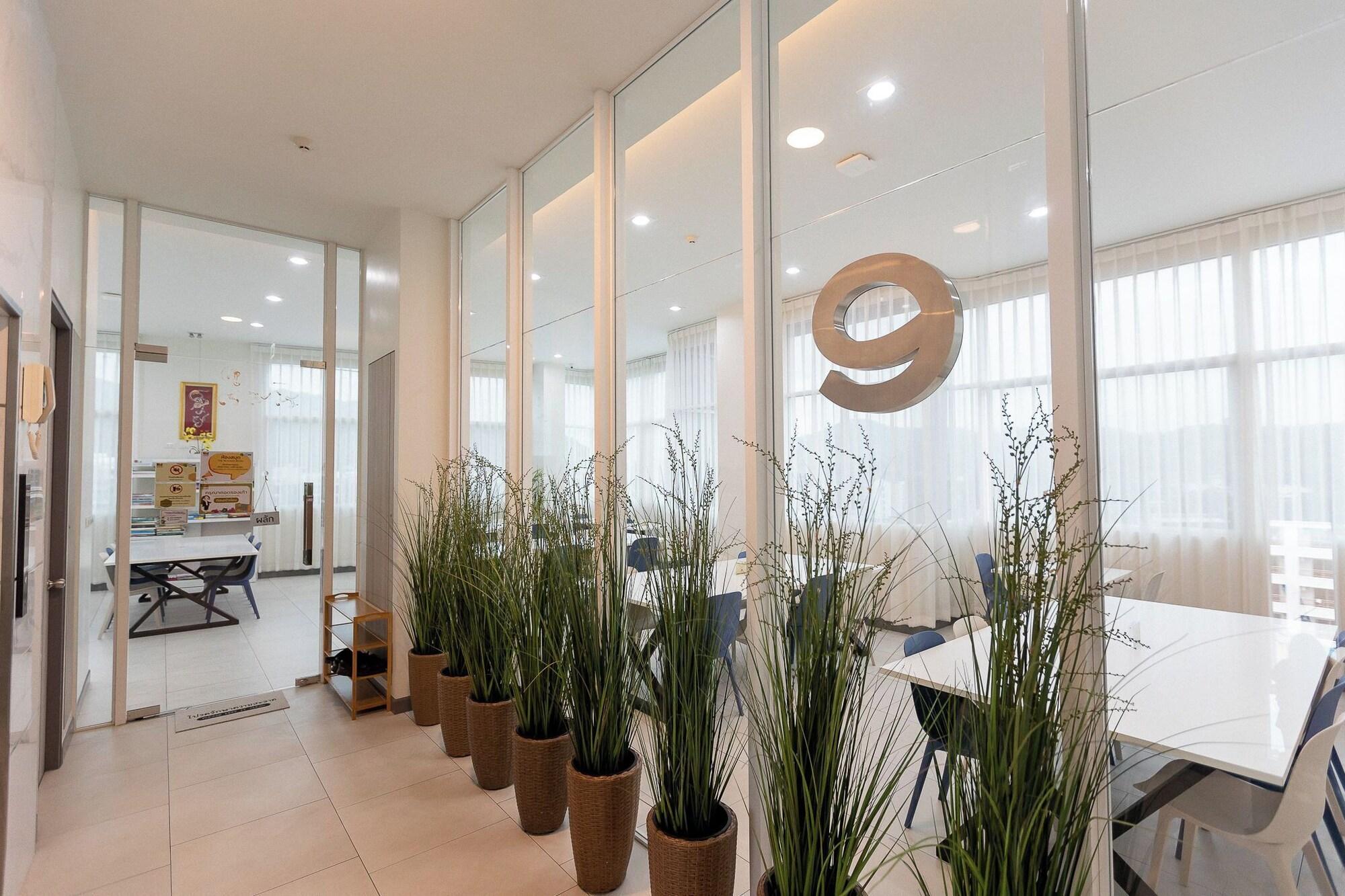 Bar/Salón SUBANAN Hotel and Residence Hatyai