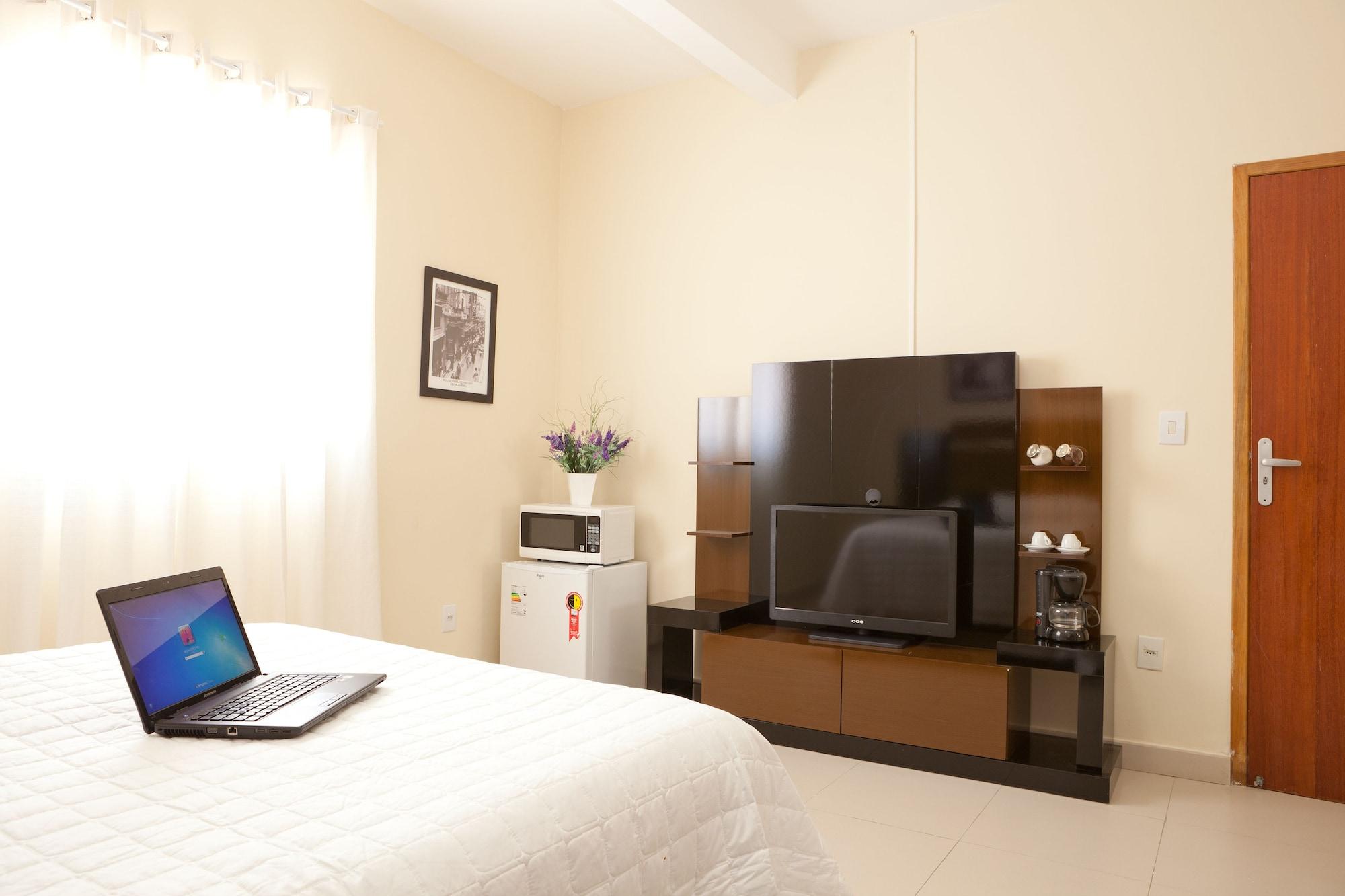 Sala de Reuniones HMG Praia Suites for Rent