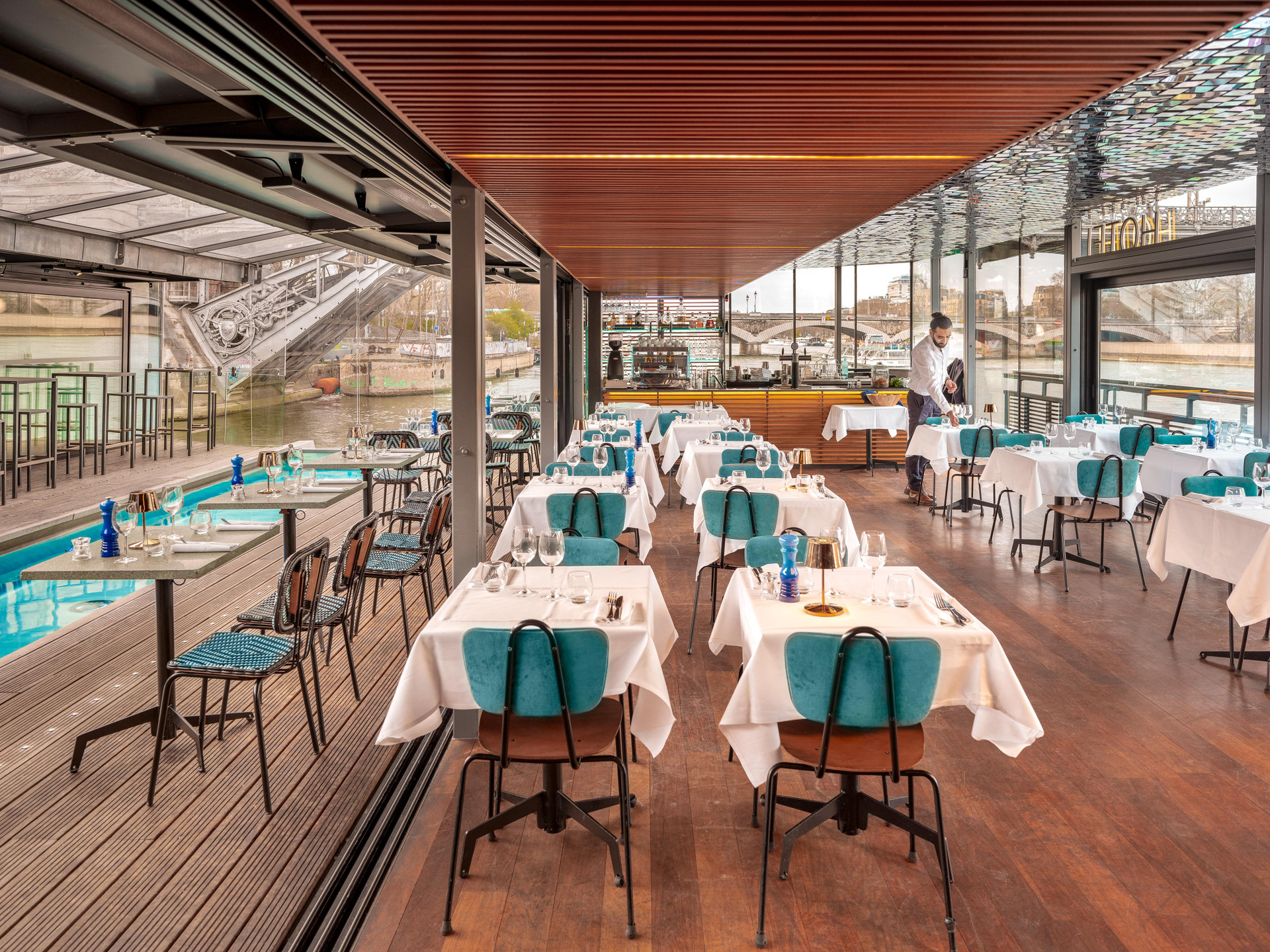 Restaurant Off Paris Seine