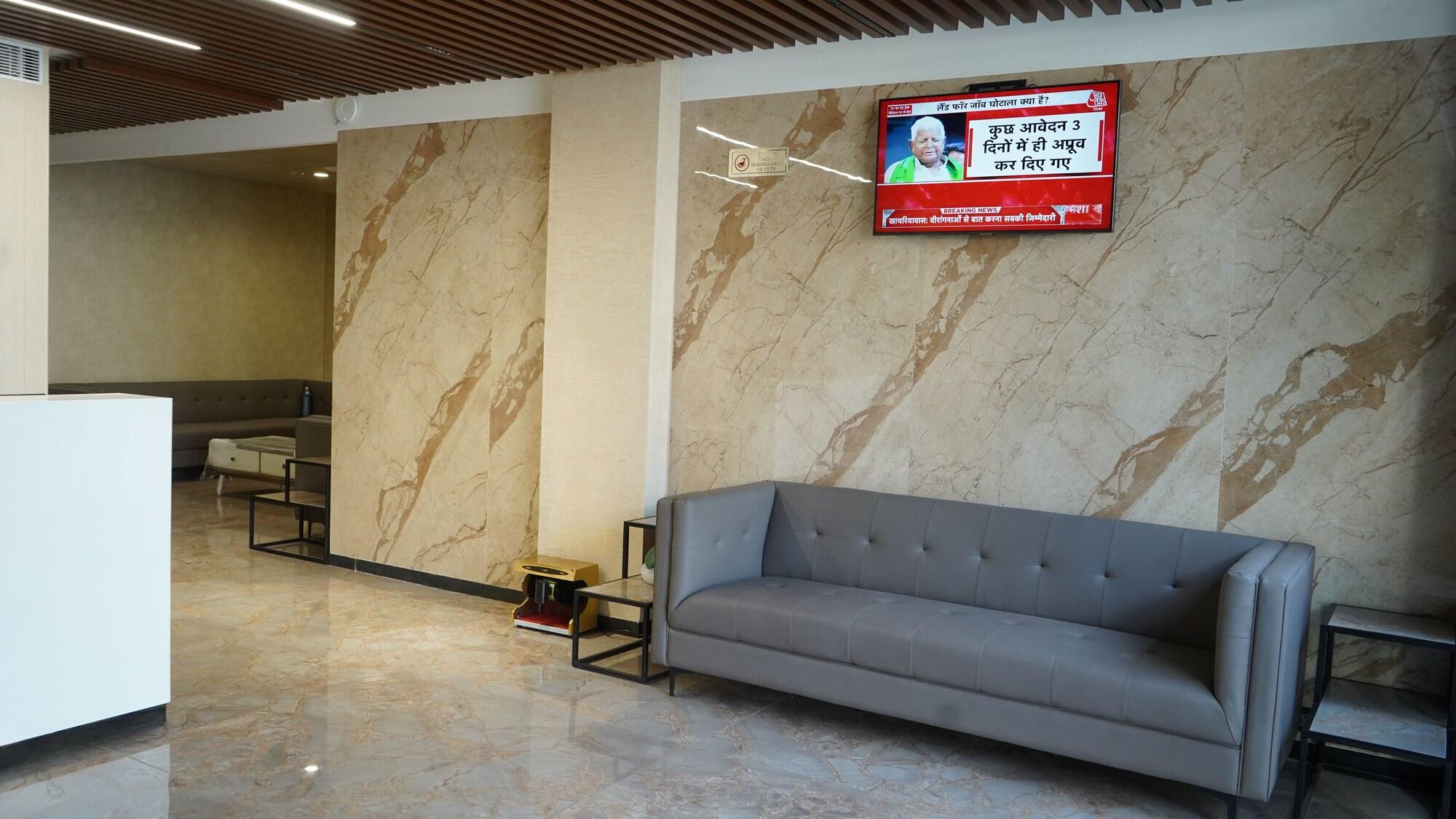 Vista Lobby Purple Beds by VITS Dwarkesh, Surat