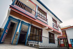 Alojamiento - Hostal La Masia