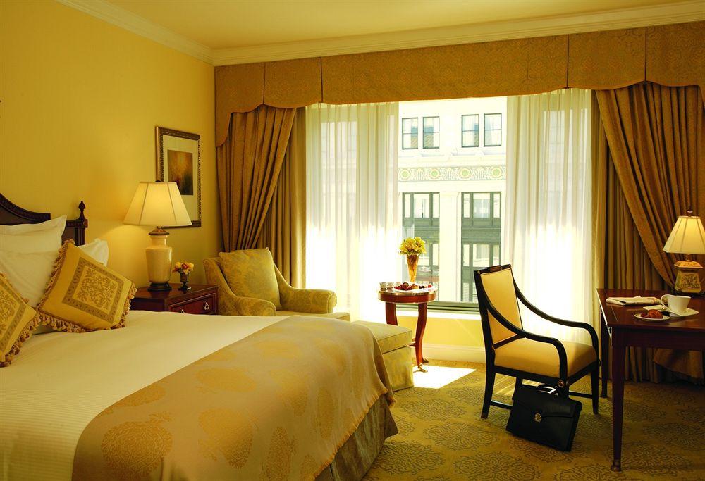 Guest room The Ritz-Carlton San Francisco