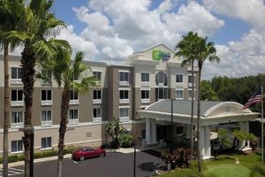 Hospedagens - Holiday Inn Express Hotel & Suites New Tampa I-75 by IHG