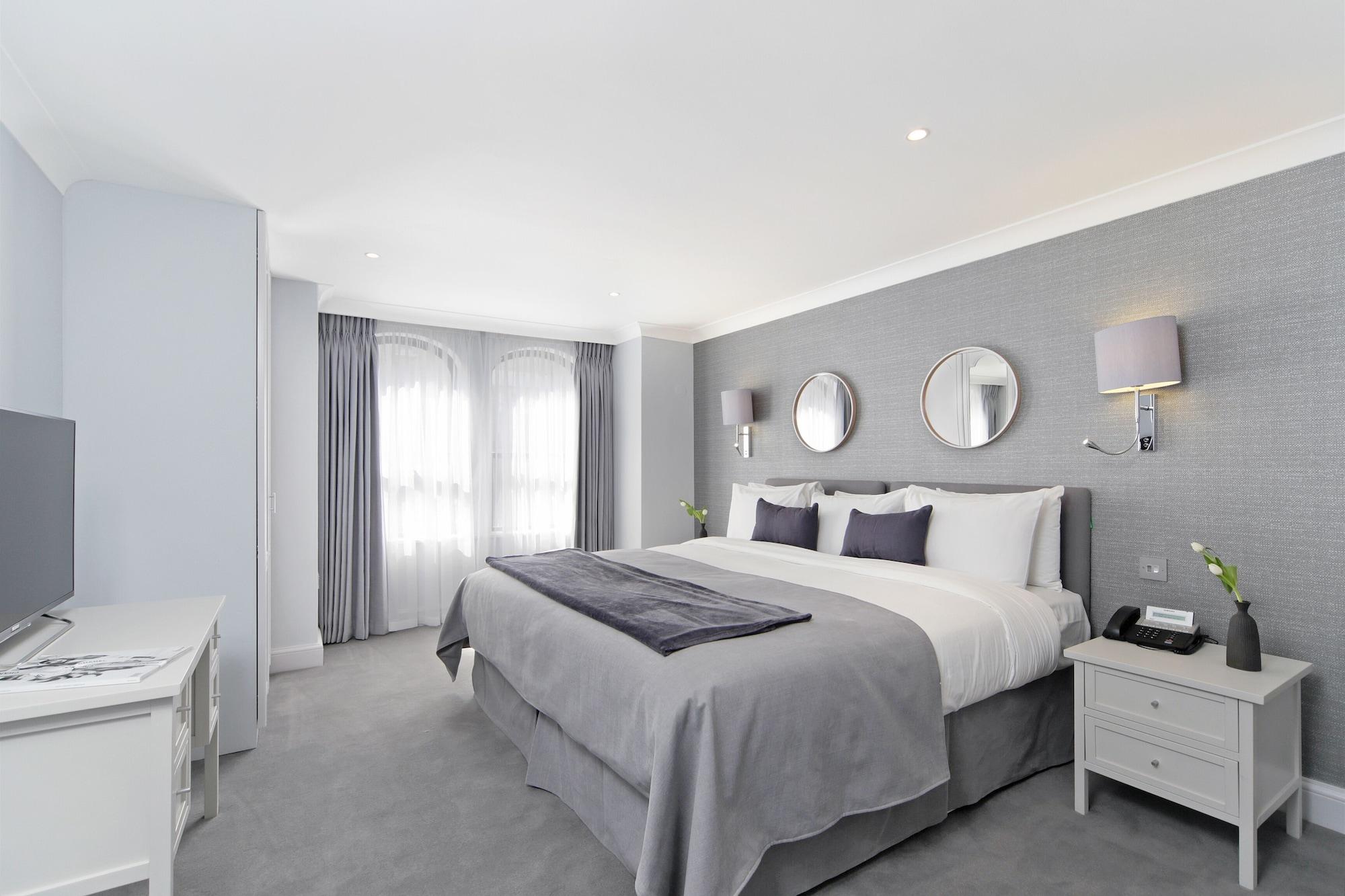 Varios Mayfair House