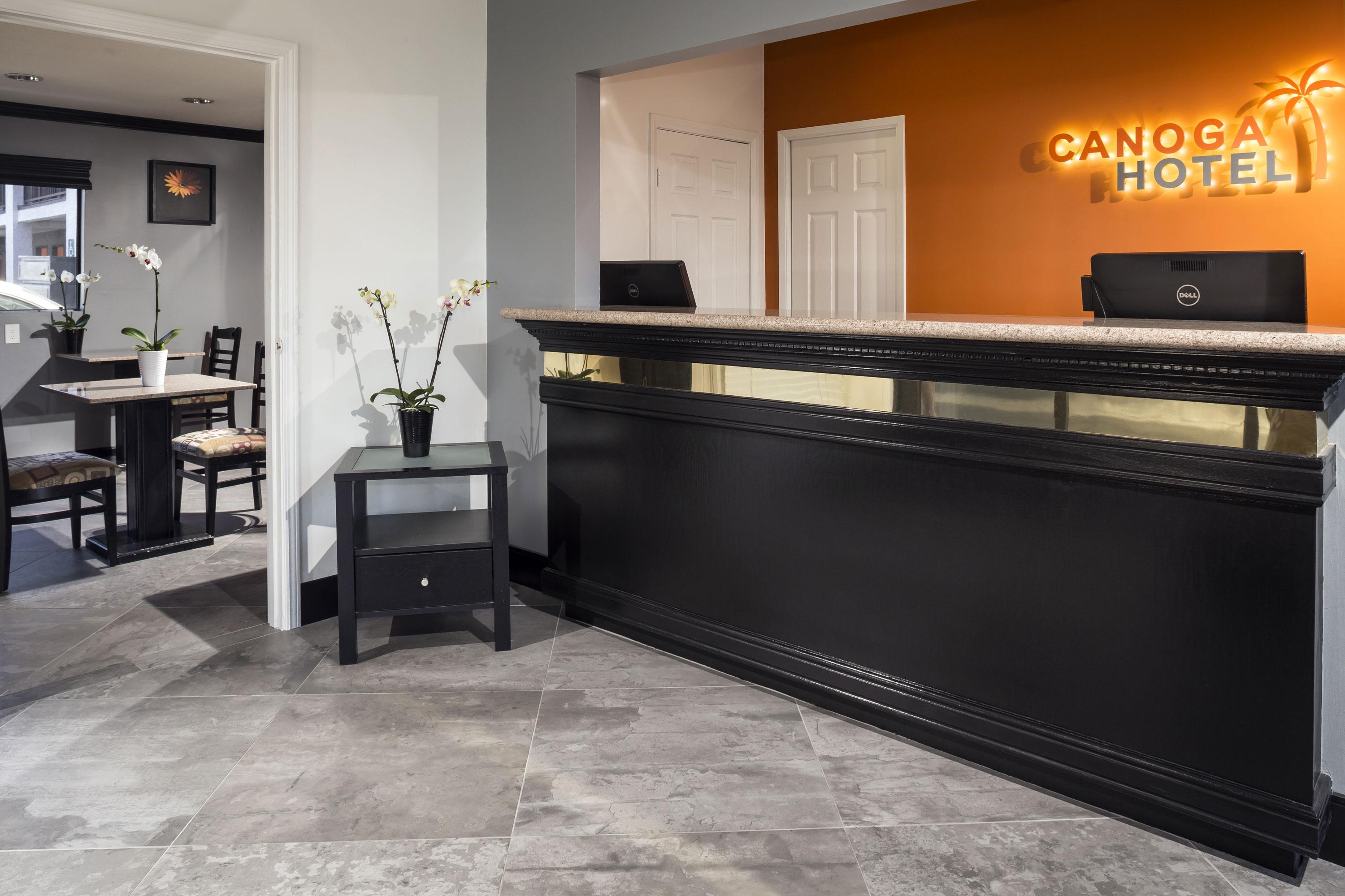 Bar/Salón Canoga Hotel