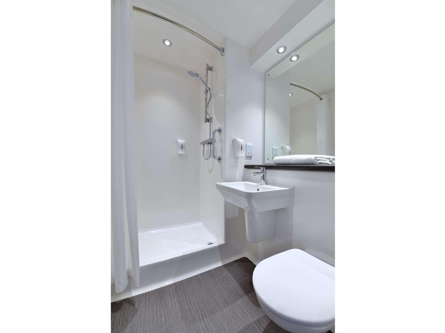 Suite Travelodge Croydon Central