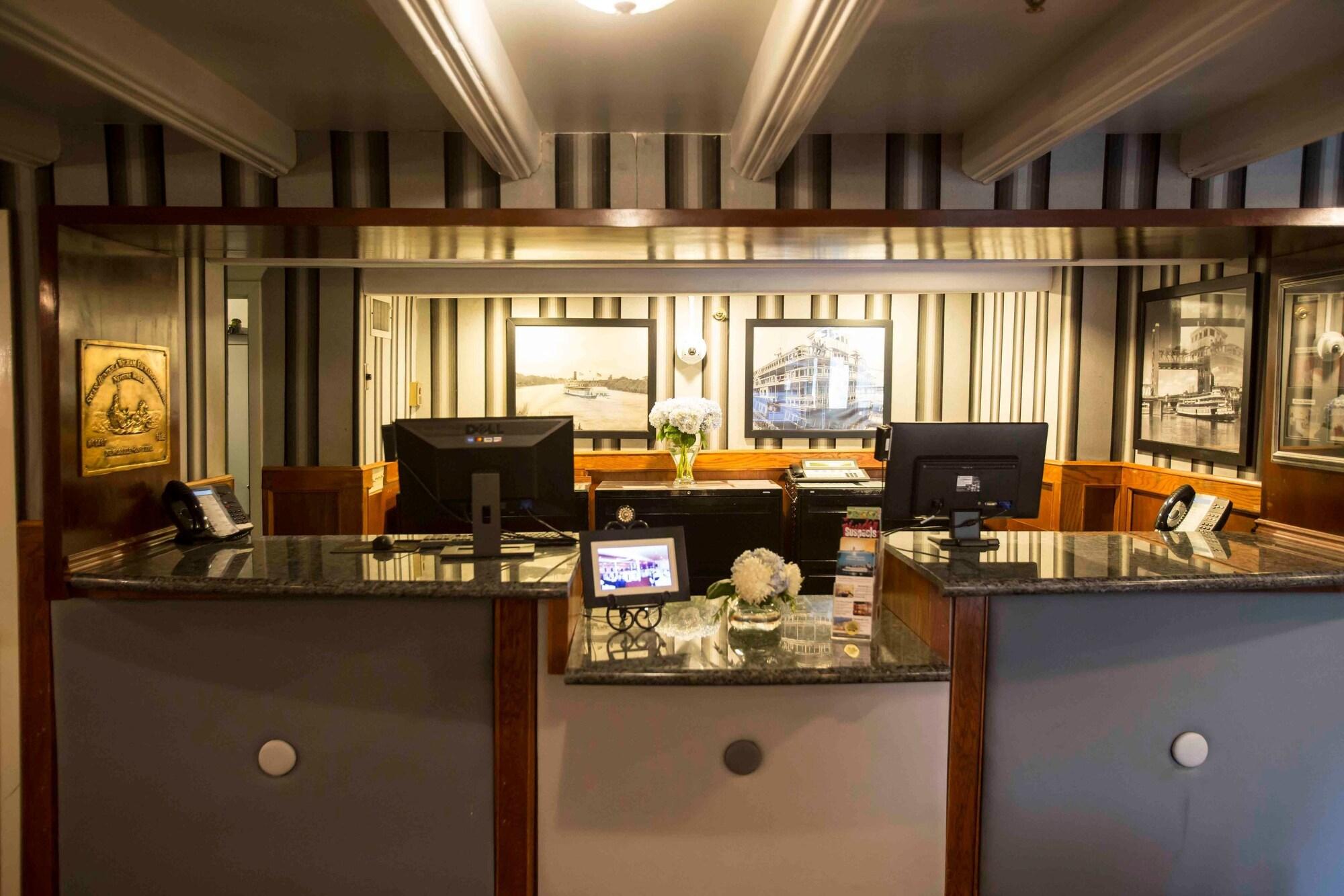 Vista Lobby Delta King Hotel