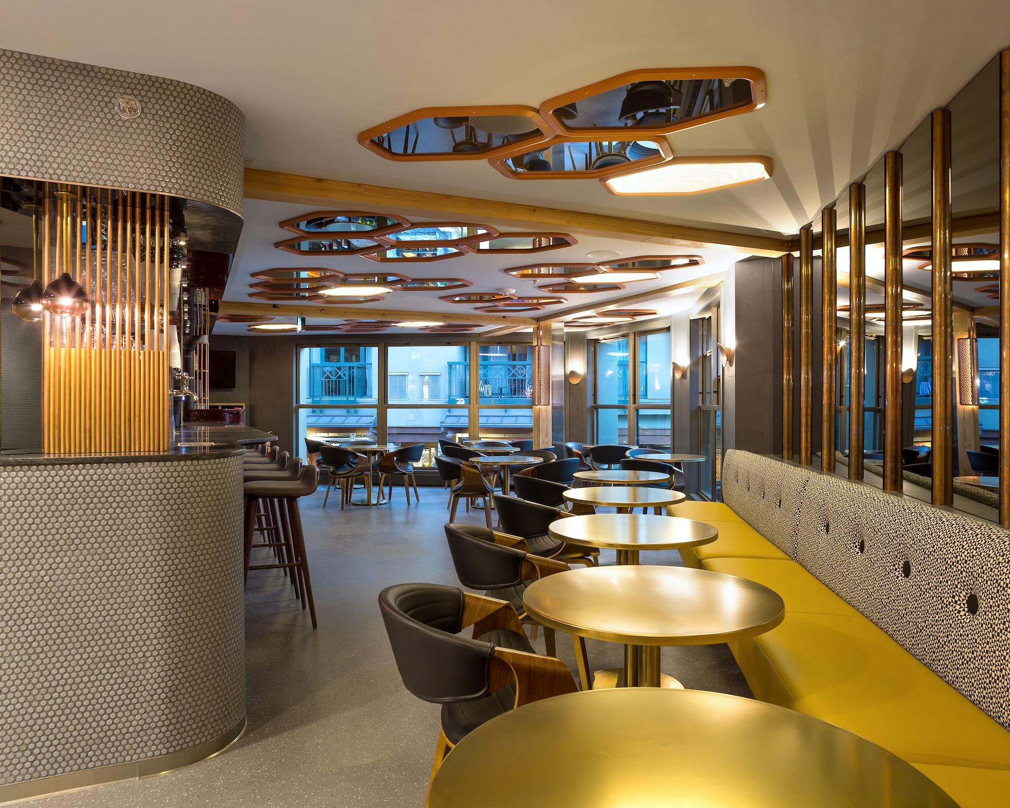Bar/Salón Pangea Pod Hotel