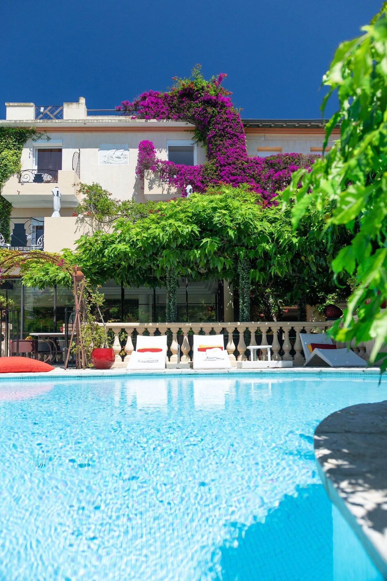 Vista Exterior Hotel Sainte-Valerie