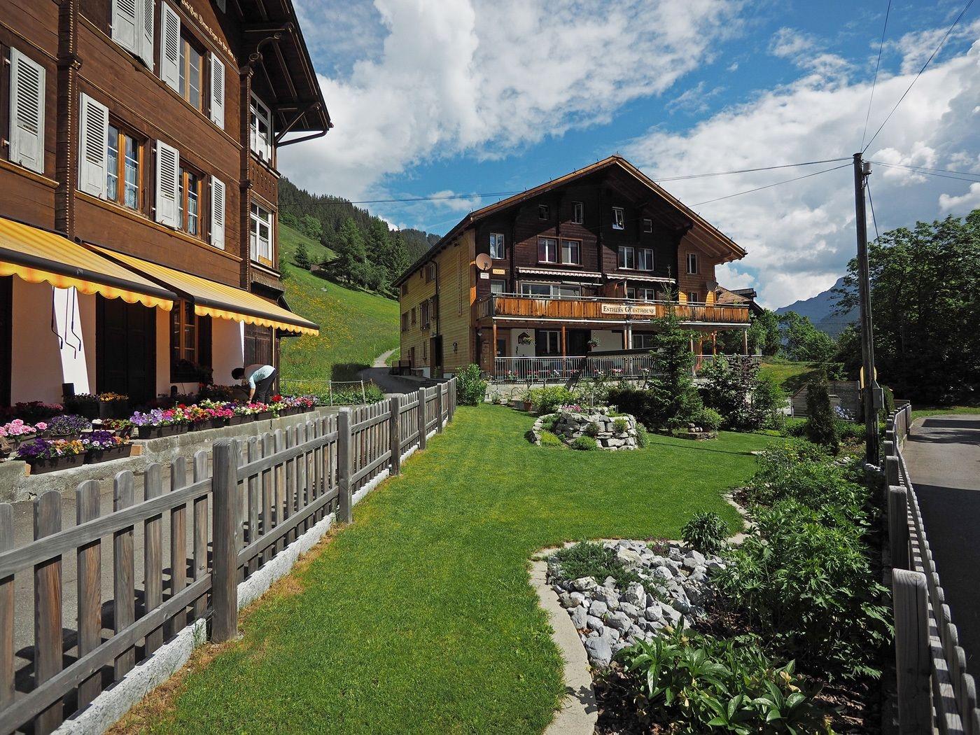 Varios Esthers Guesthouse