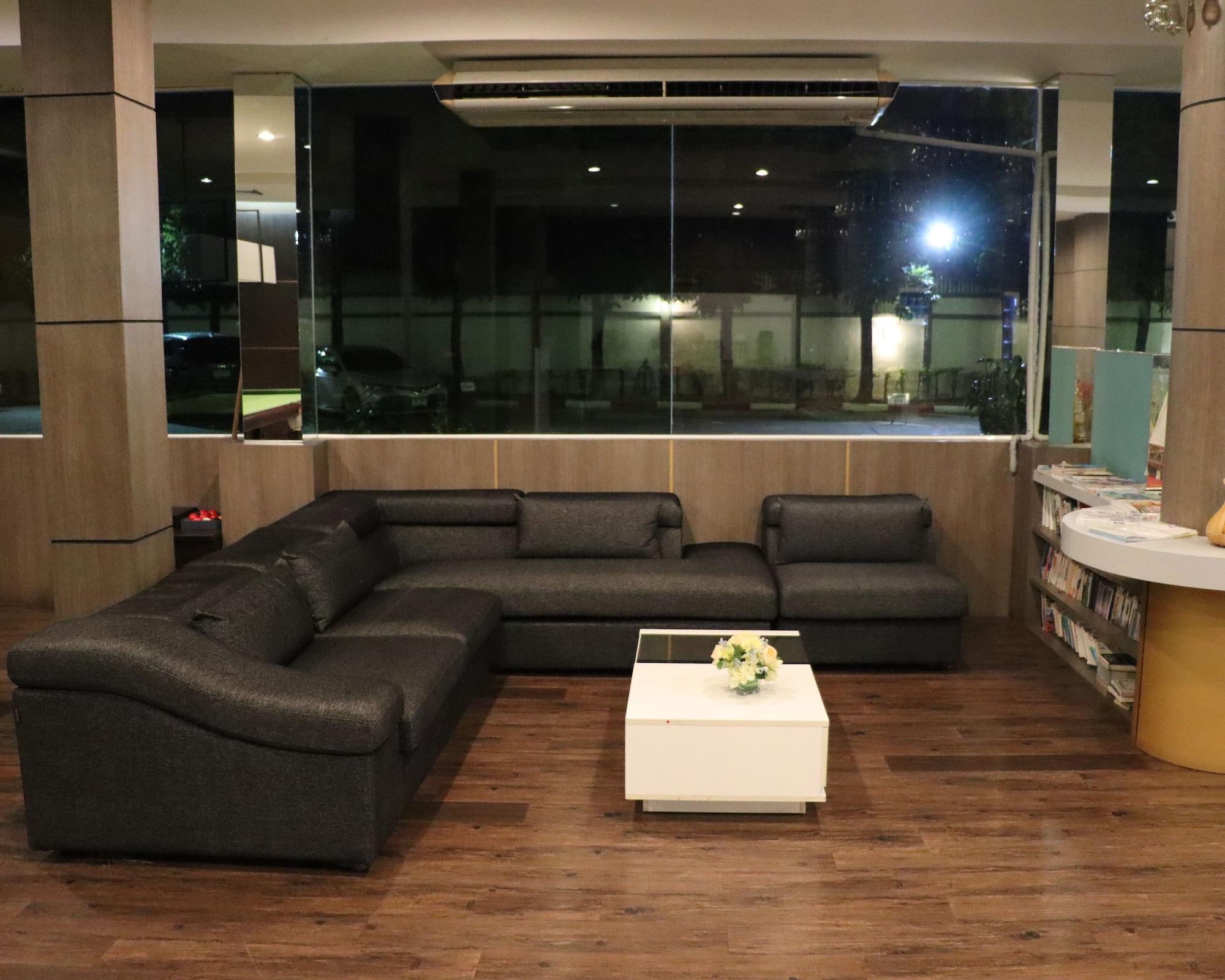 Varios Eastpana Executive Residence 304 Prachinburi