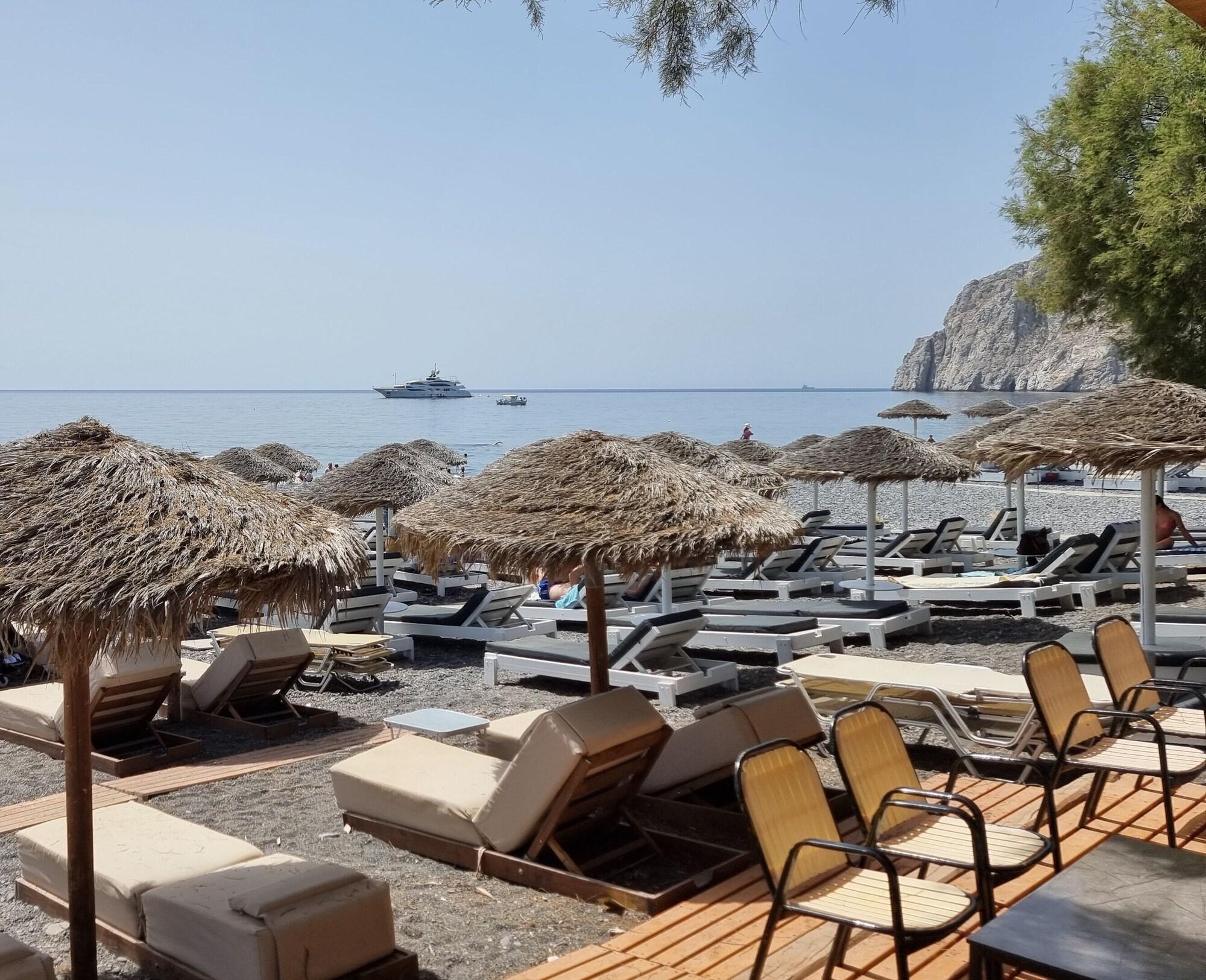 Vista Exterior Nostos Beach