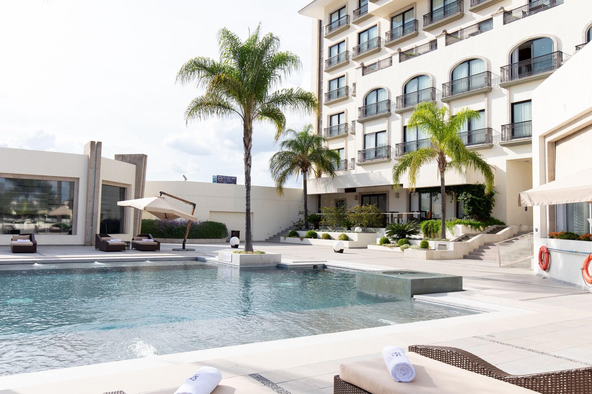 Vista Piscina HS HOTSSON Hotel Leon