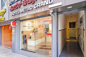 Alojamiento - Fabhotel Metro Grand