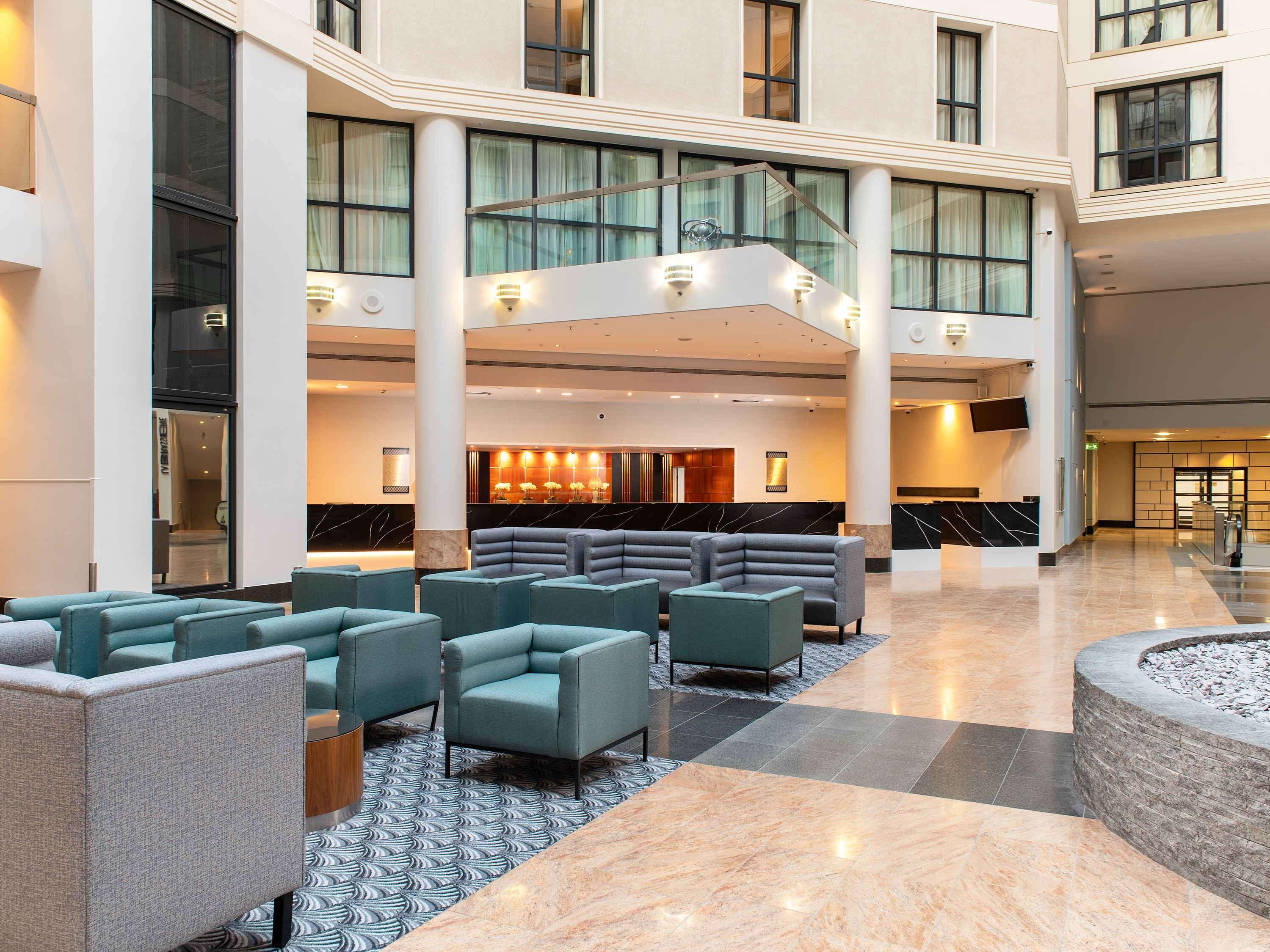 Vista Exterior Sofitel London Gatwick