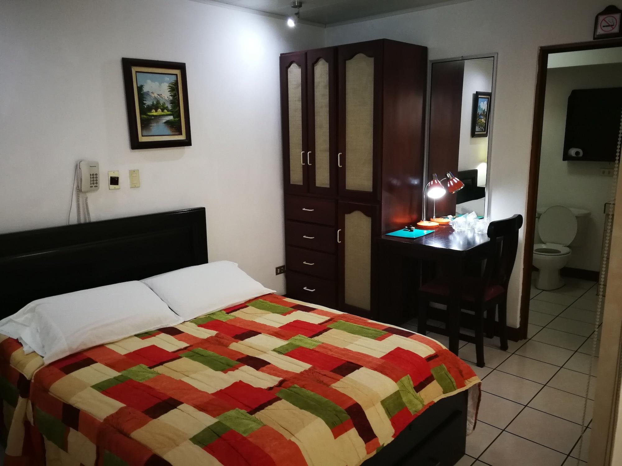 Set de Habitación Hotel Hojarascas