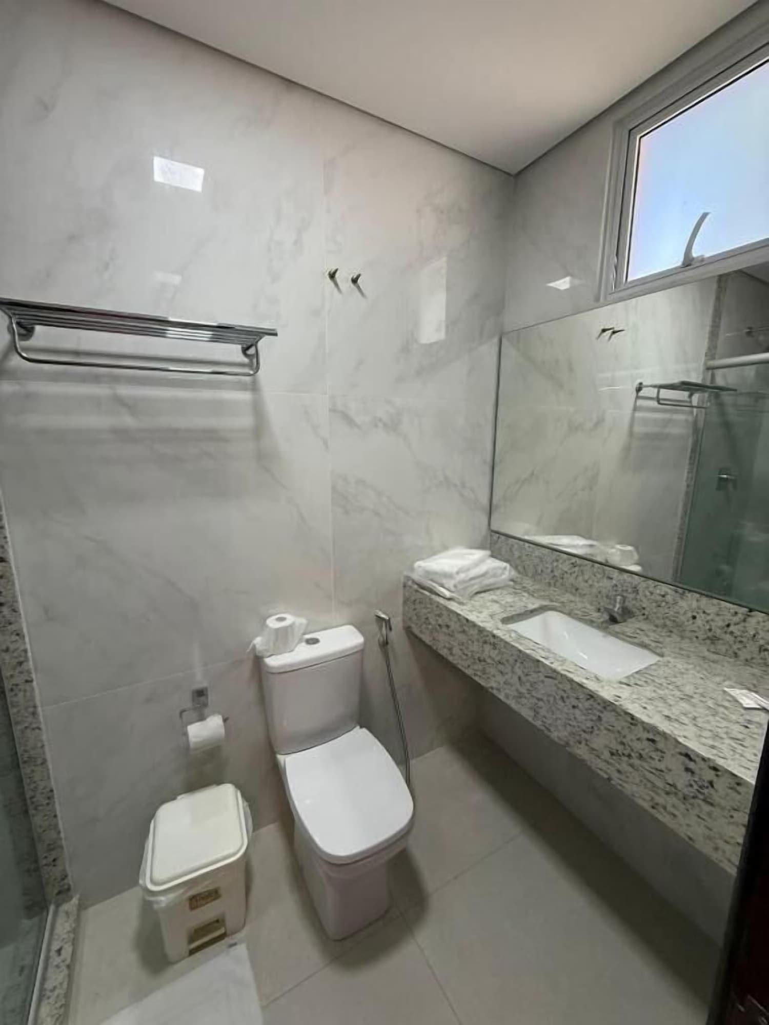 Comodidades do quarto Hotel Castanheira de Ipatinga