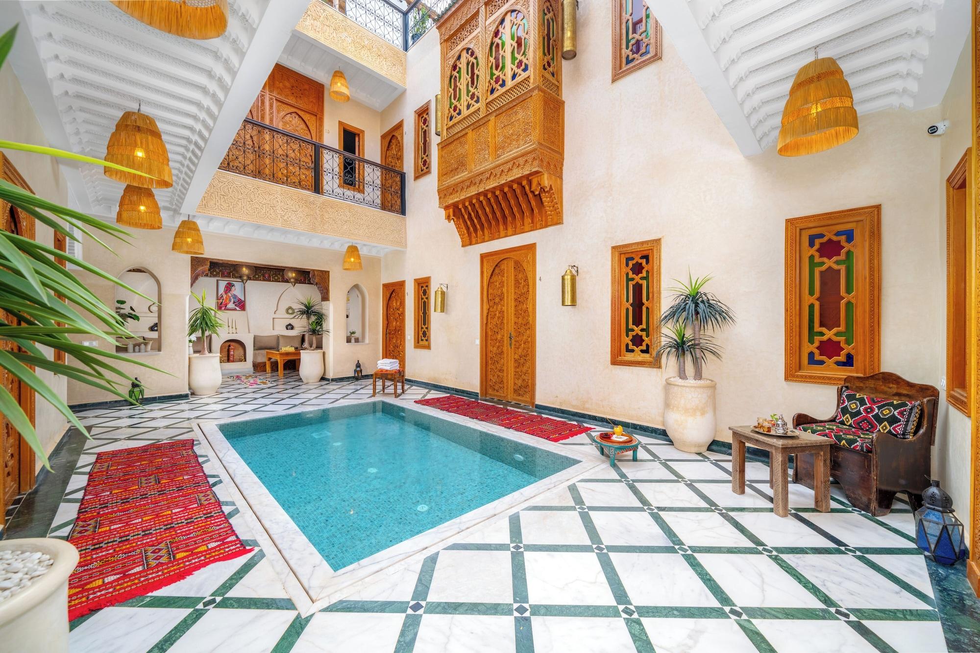 Varios Riad Nadalinn