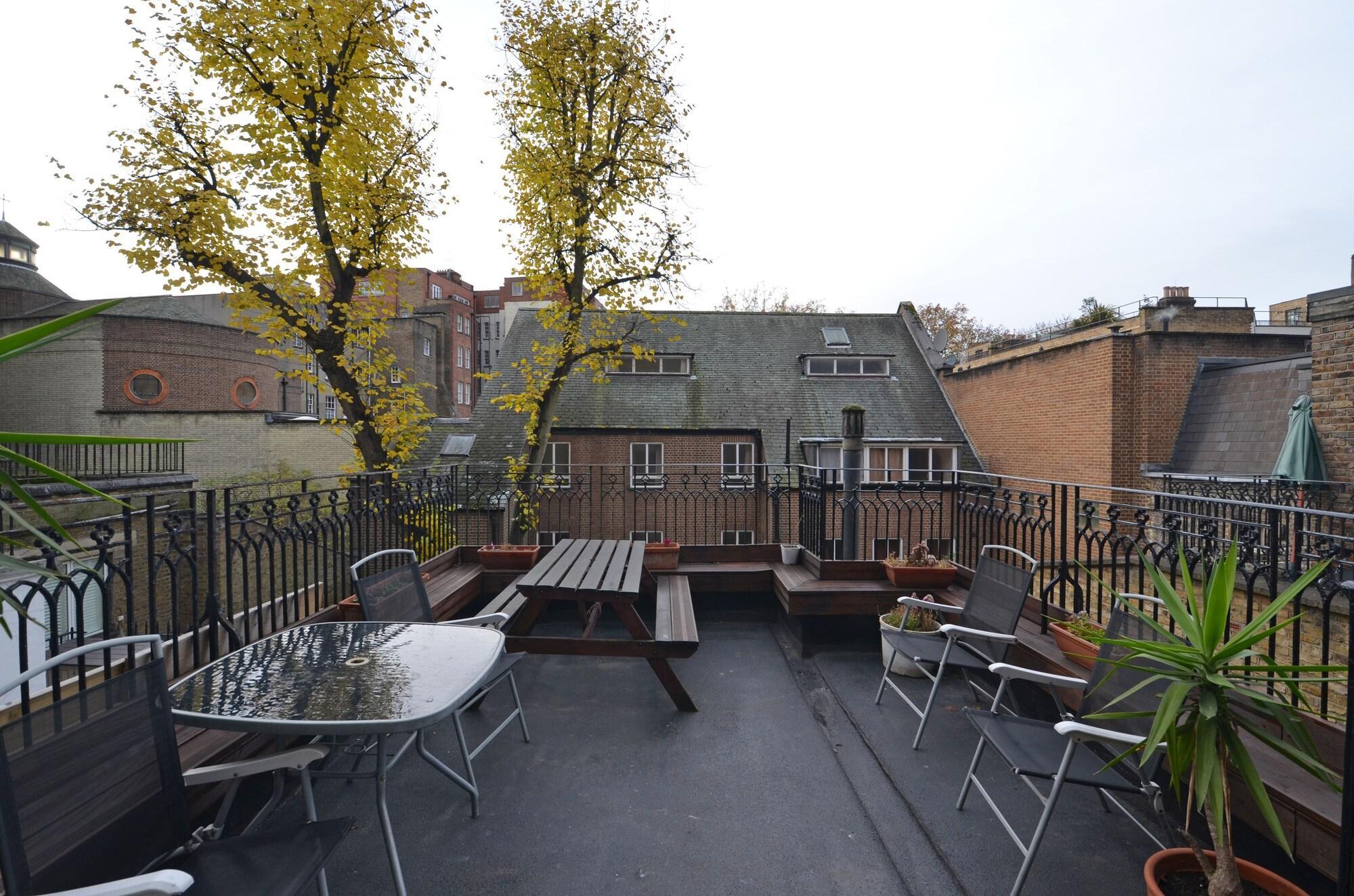 Varios Parkwood at Marble Arch