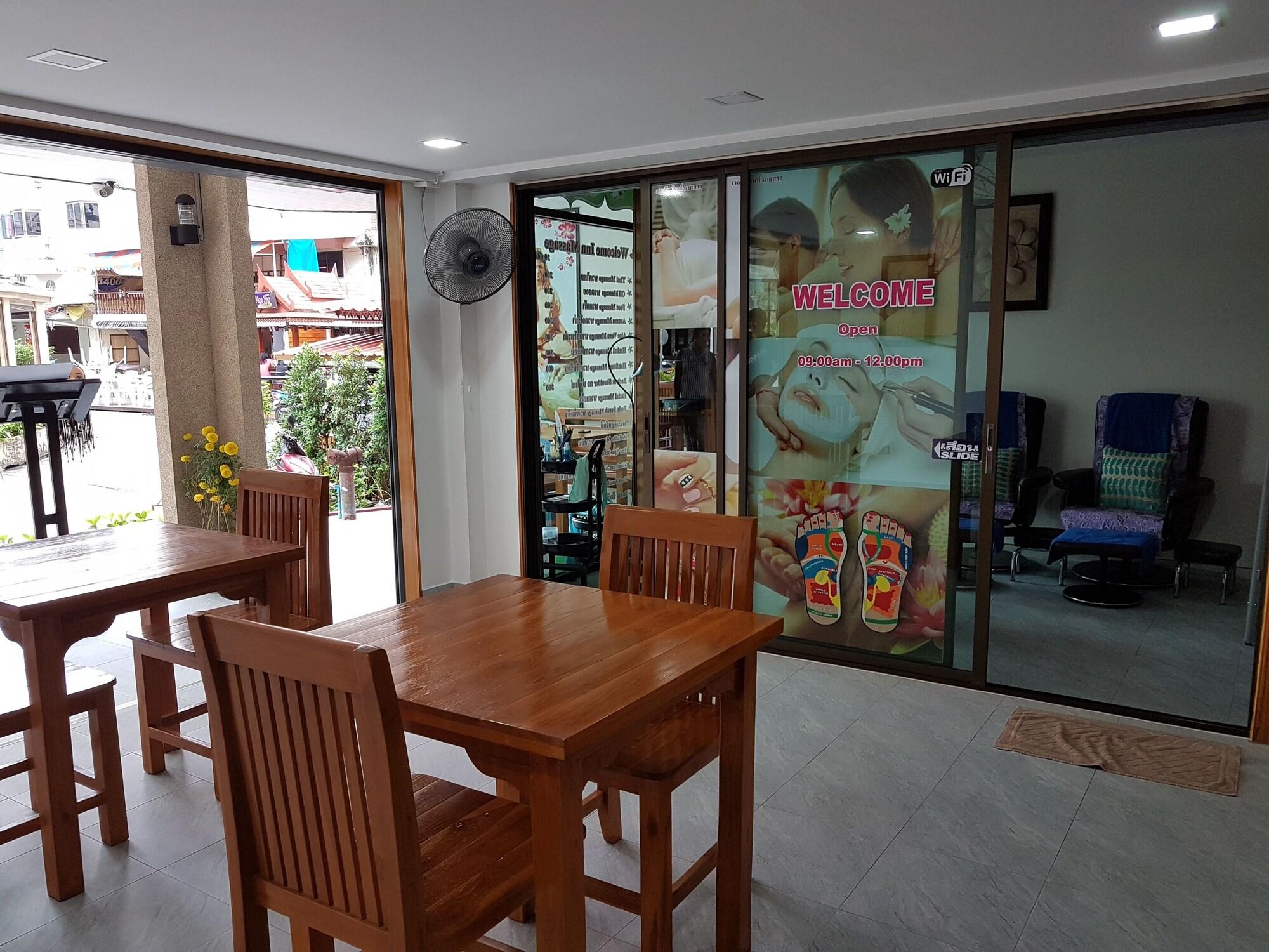 Restaurant Welcome Inn Hotel Karon Beach Double Room From Only 600 Baht