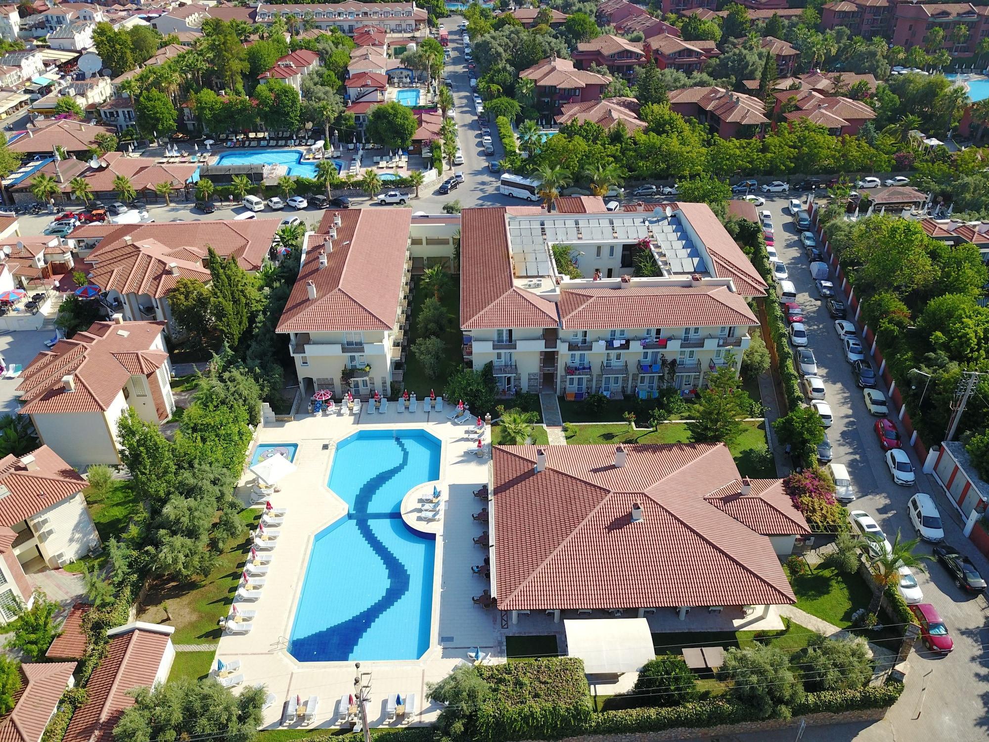 Varios Mavruka Hotel