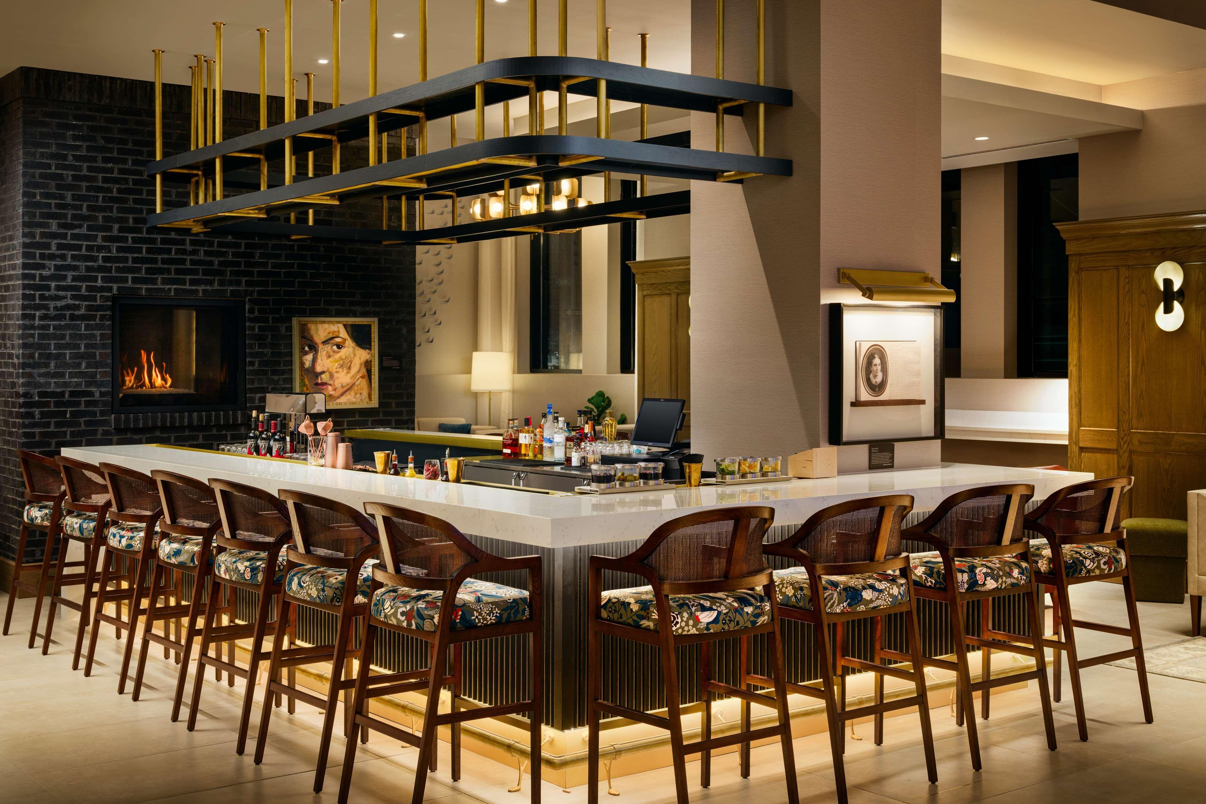 Bar/Salón Tempo By Hilton Raleigh Downtown