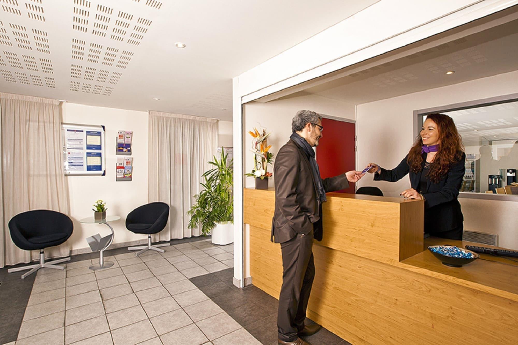 Vista Lobby Séjours & Affaires Rennes Villa Camilla