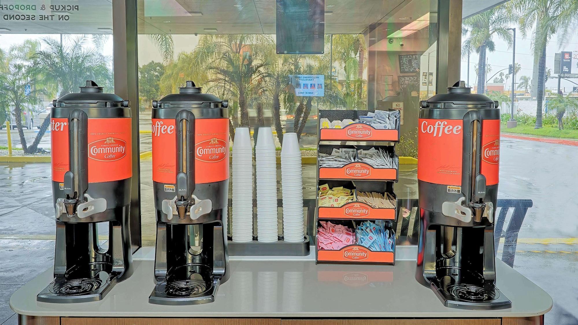 Restaurant Studio 6 Suites Los Angeles, CA - Los Angeles - LAX