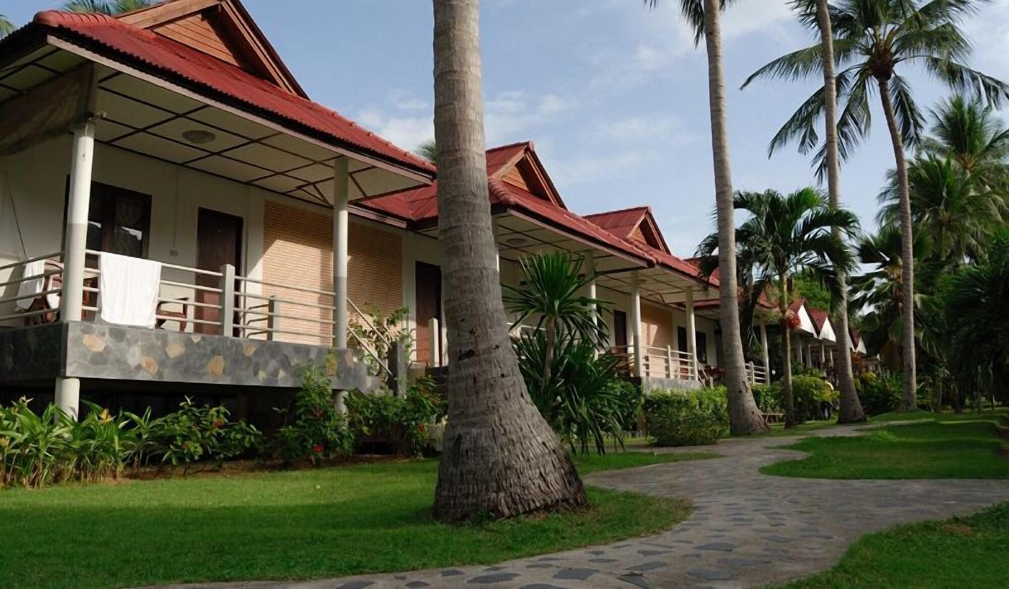 Varios Thong Takian Resort
