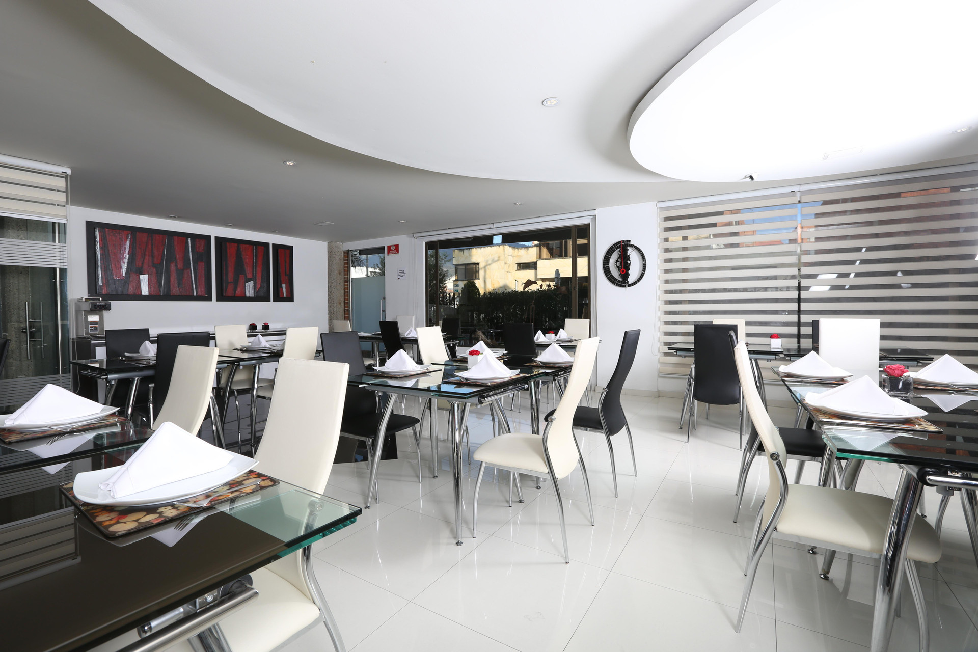 Comodidades del Alojamiento Hotel Suites 108