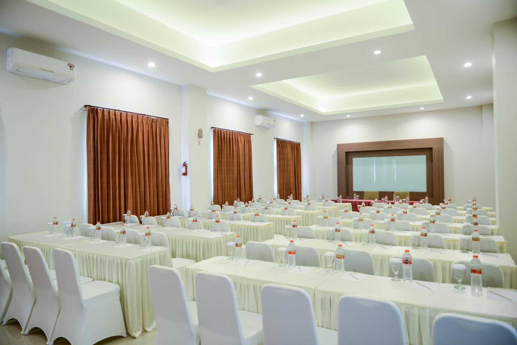 Sala de Reuniones Midtown Xpress Sampit Kalimantan Tengah