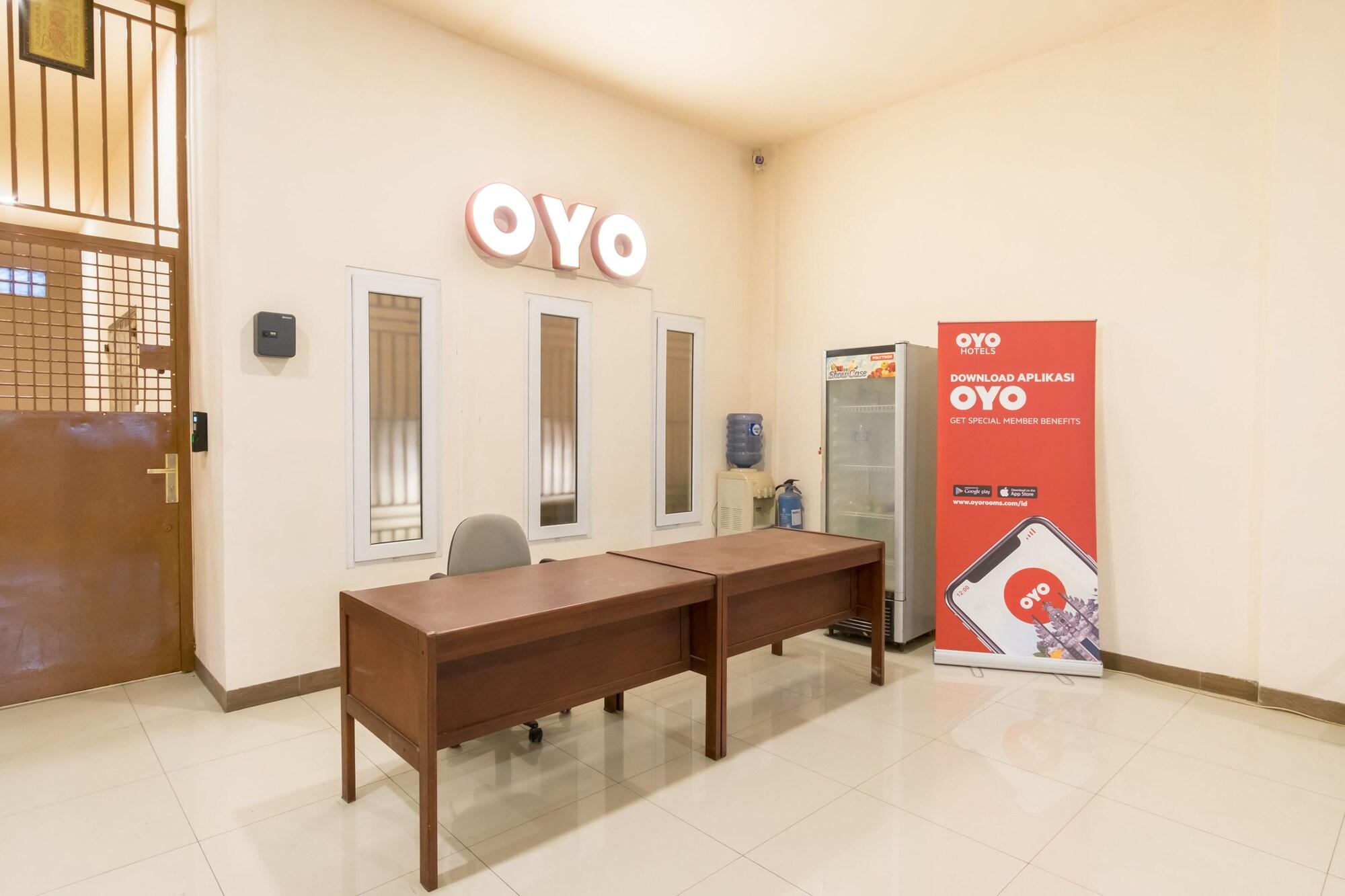 Vista Lobby OYO 786 Sutomo Guest House