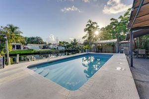 Renta temporal - 3 Mi to Hollywood Beach! Canal-front Haven w/ Dock