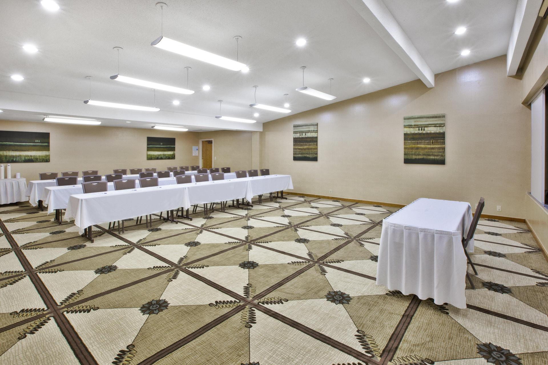 Centro de Negocios Holiday Inn Express Detroit-Warren
