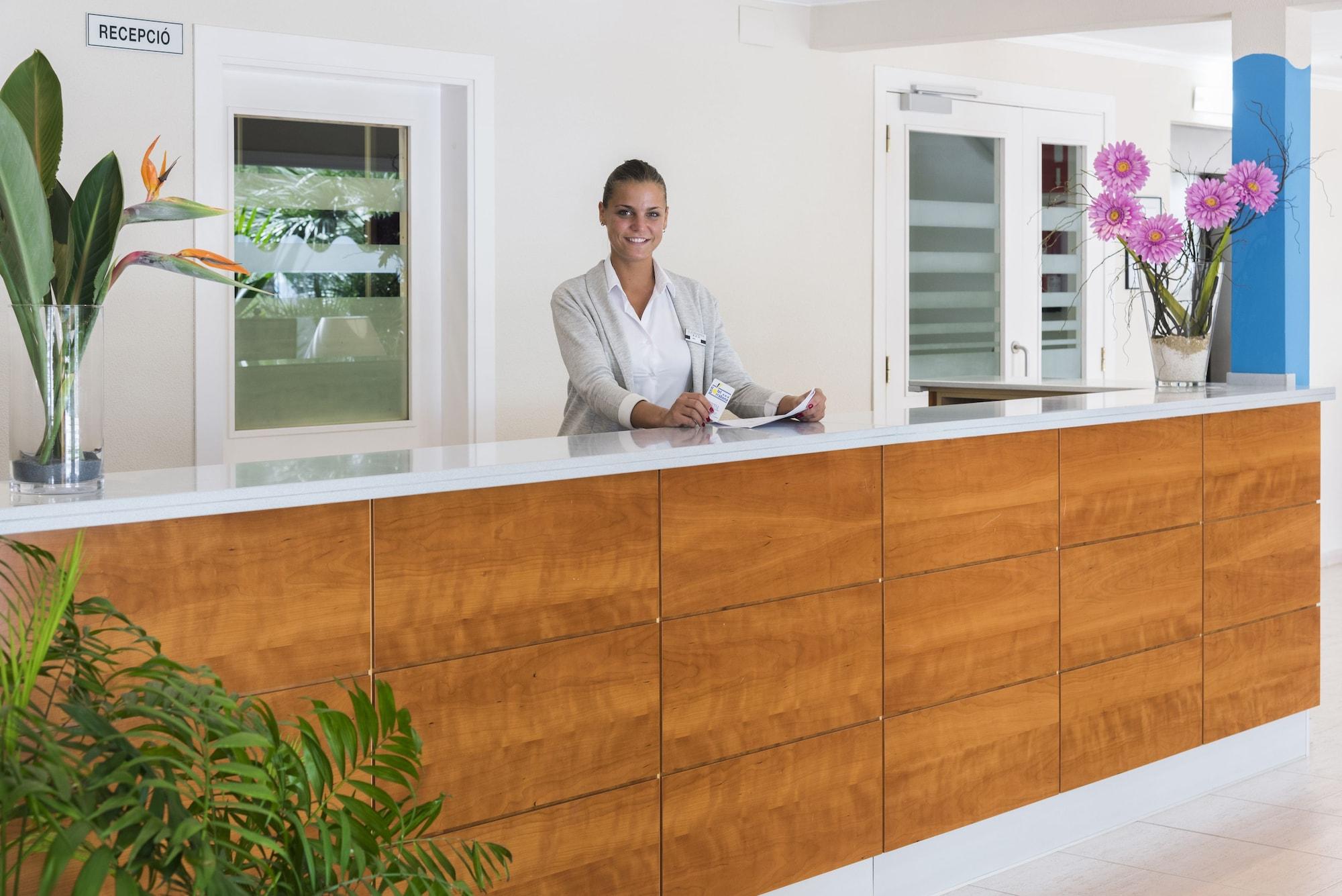 Vista Lobby Hotel Sorrabona