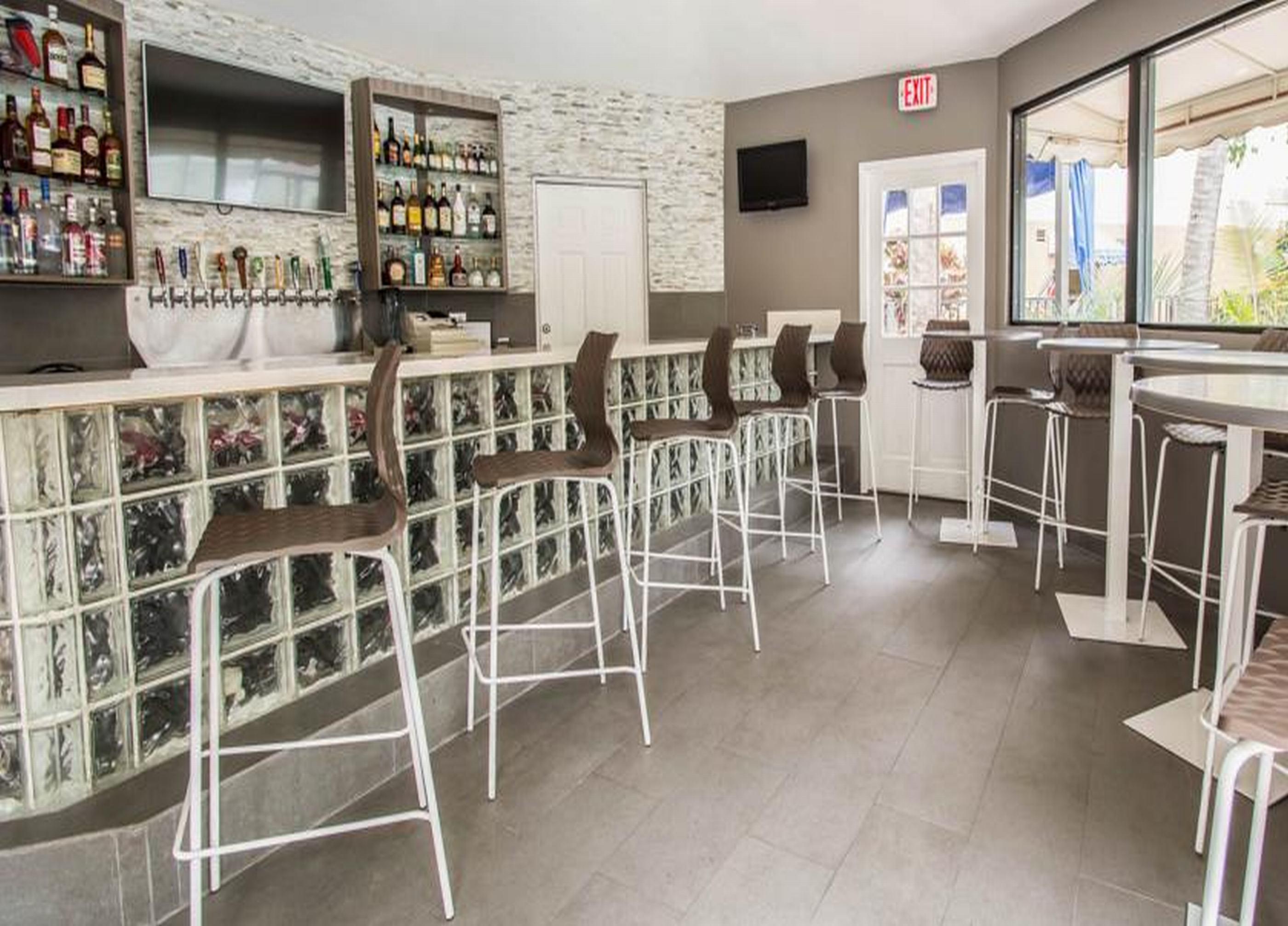 Bar/Salón Hotolos