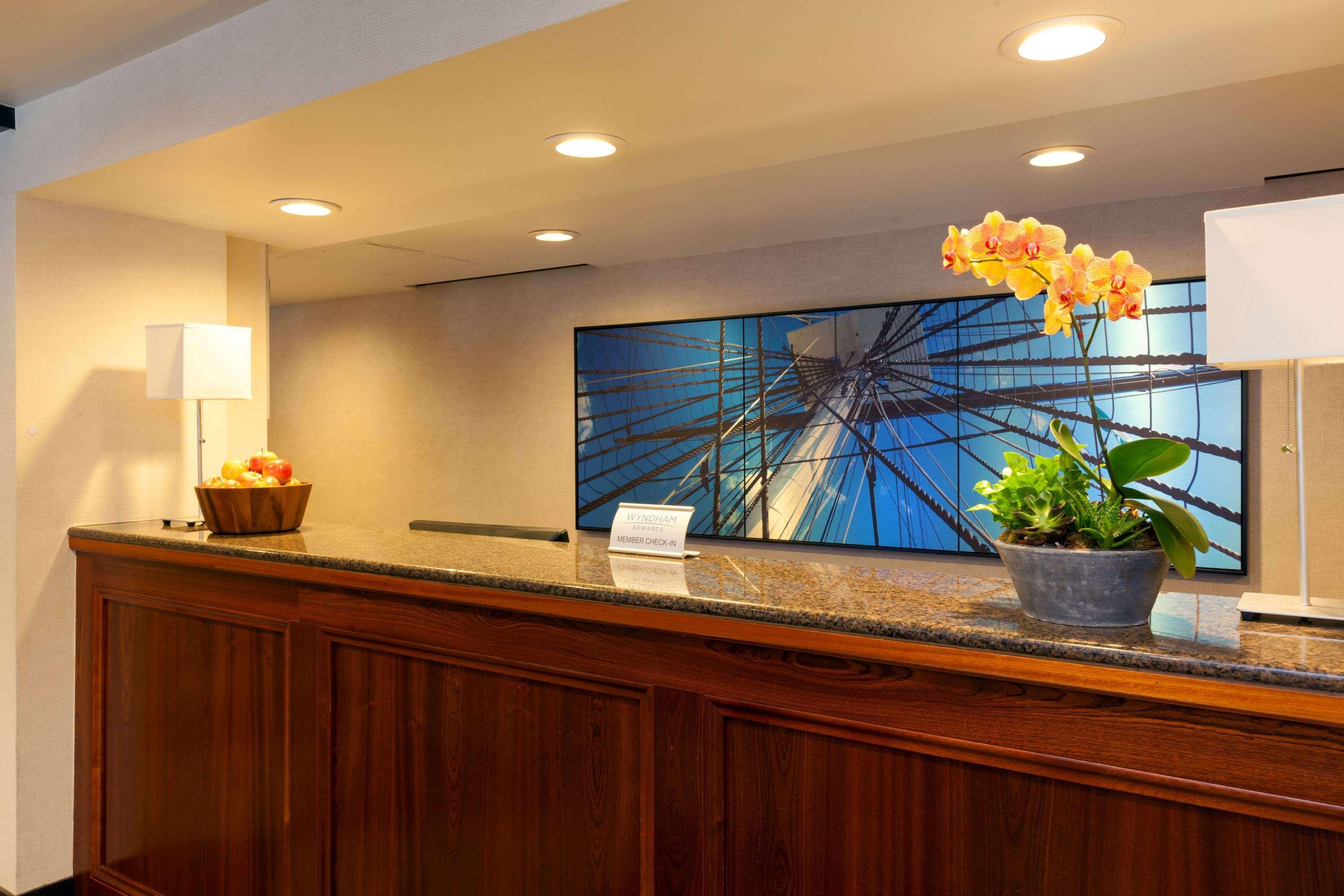 Vista Lobby Wyndham Boston Beacon Hill