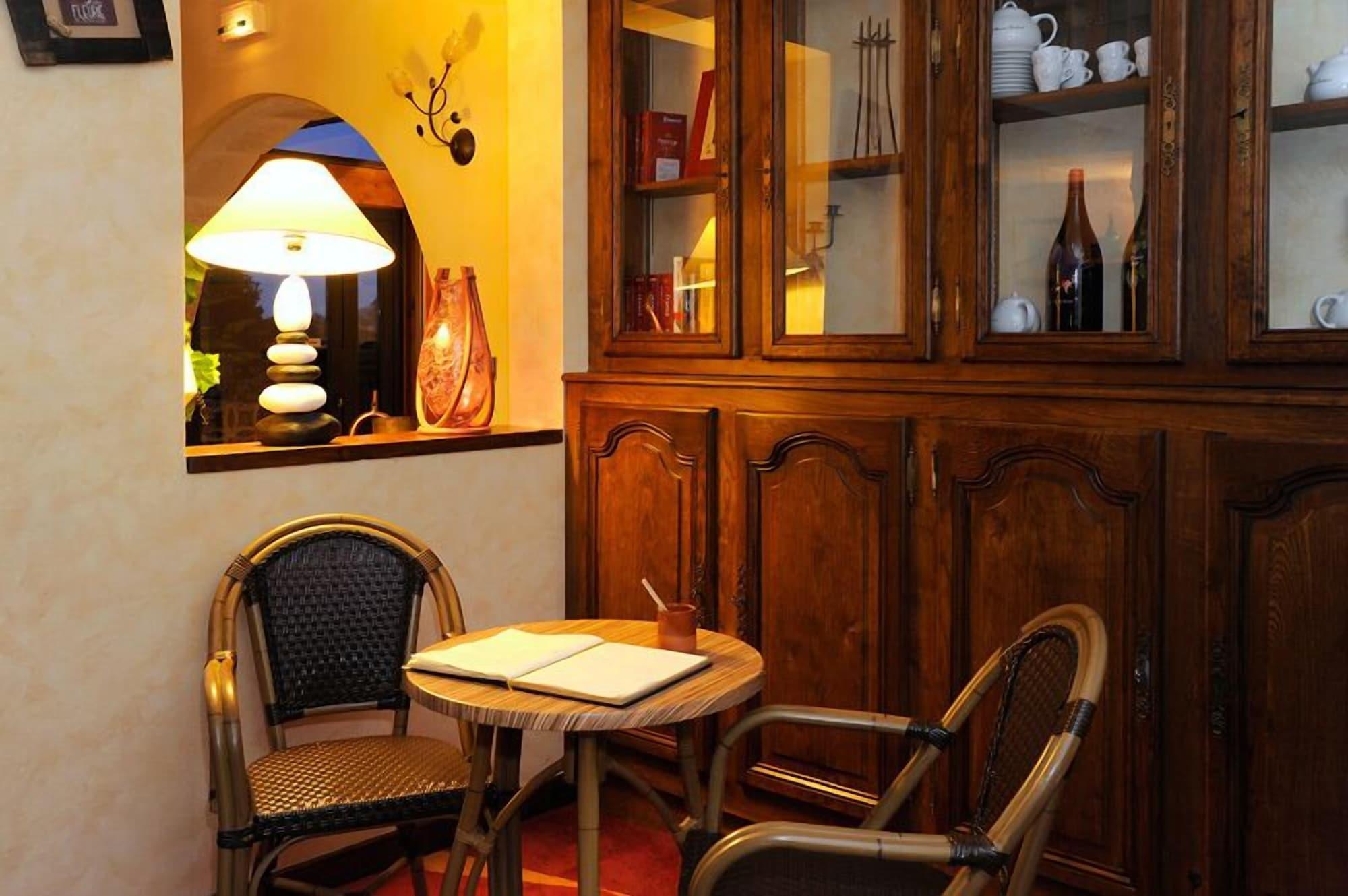 Vista Lobby Logis Hôtel des Grands Vins