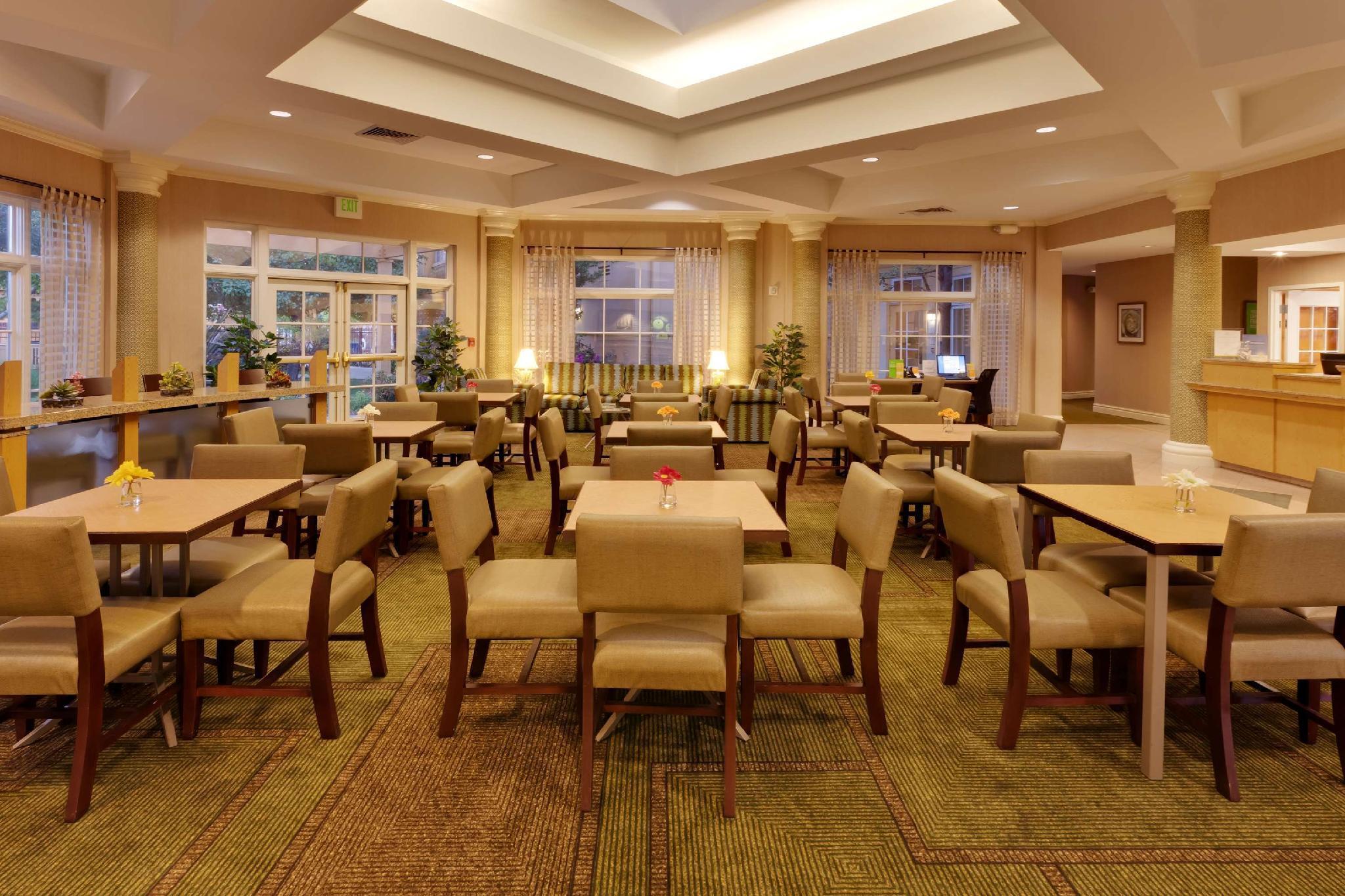 Restaurant La Quinta Inn & Suites Fremont Silicon Valley