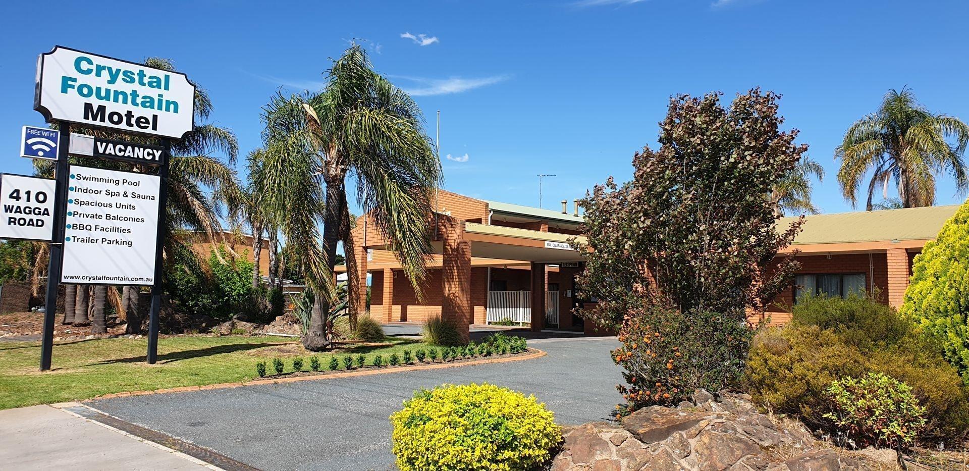 Vista Lobby Crystal Fountain Motel Albury