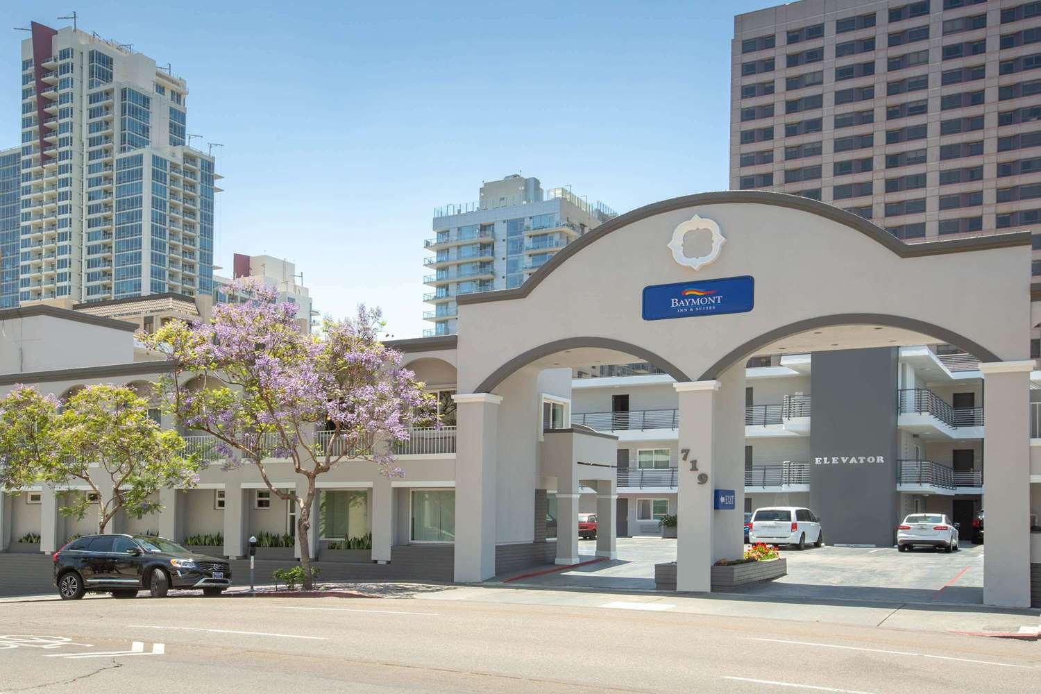 Vista Exterior Baymont Inn & Suites San Diego Downtown