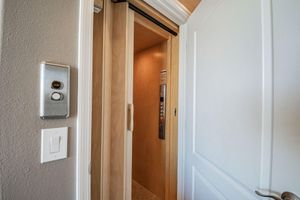 Alquiler Vacacional - Luxury waterfront townhome, 5 min to beach, pool, fully stocked, & rooftop deck!