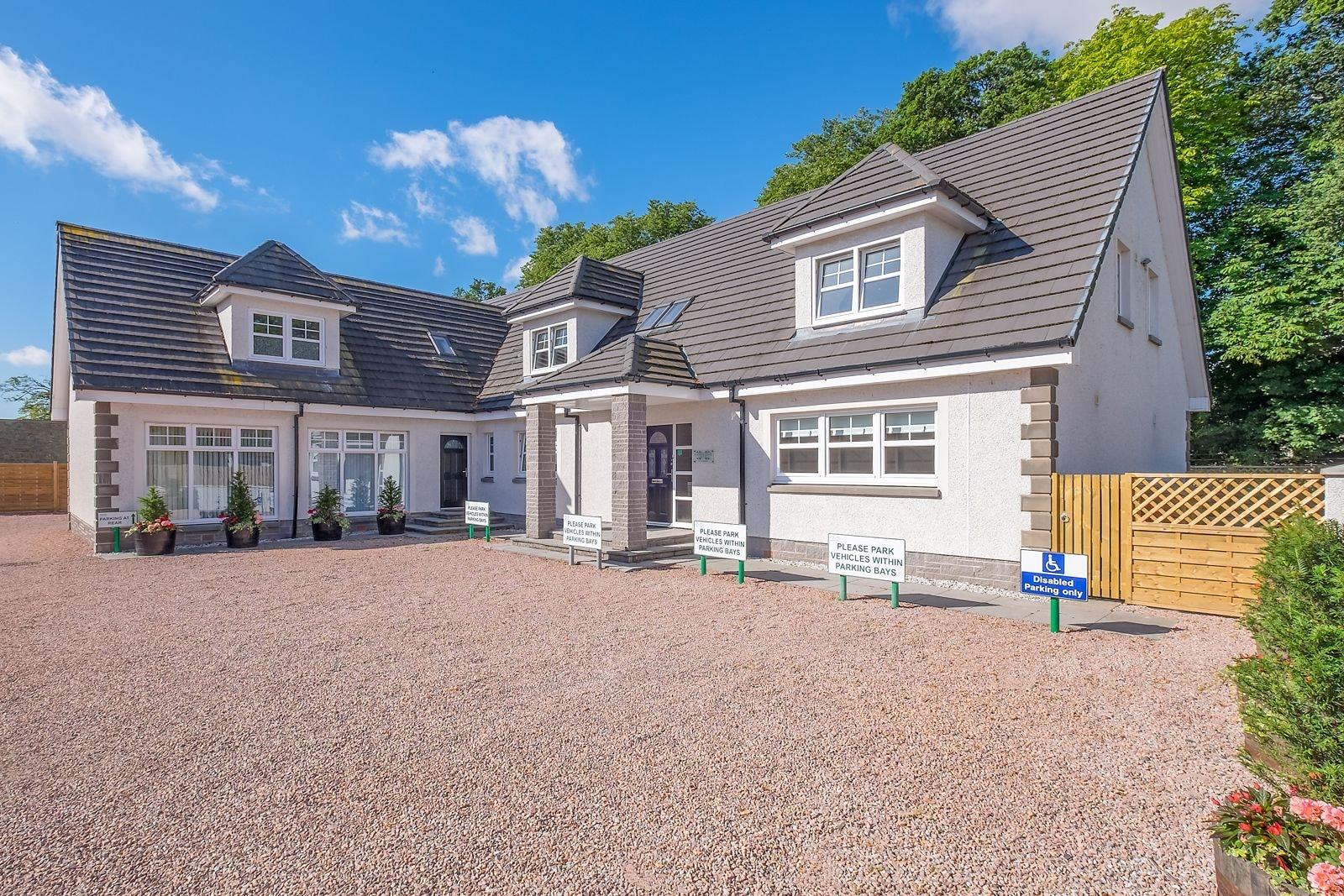 Varios Dukeside Lodge