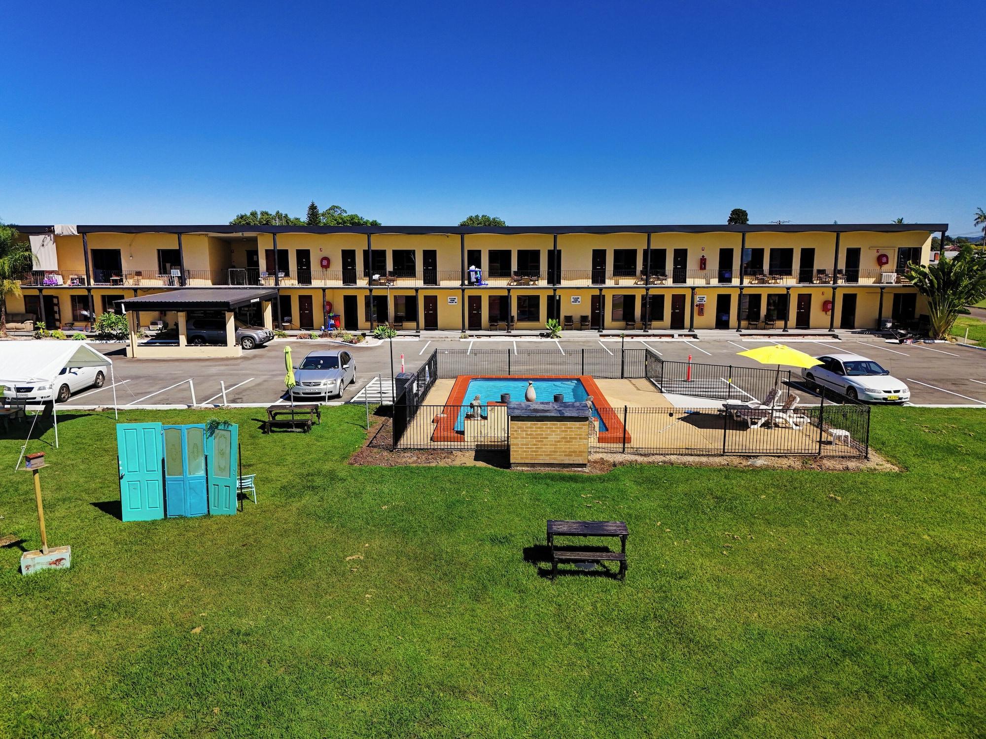 Varios Country Plaza Motel Taree